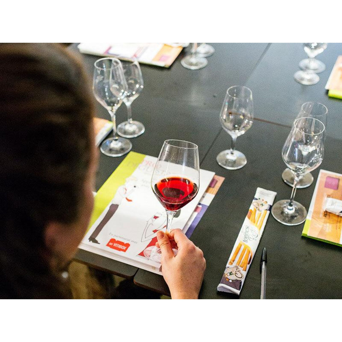 Smartbox Cours d'œnologie Prestige de 2h : grands crus de Bordeaux ou Bourgogne avec ProDégustation - Coffret Cadeau Gastronomie