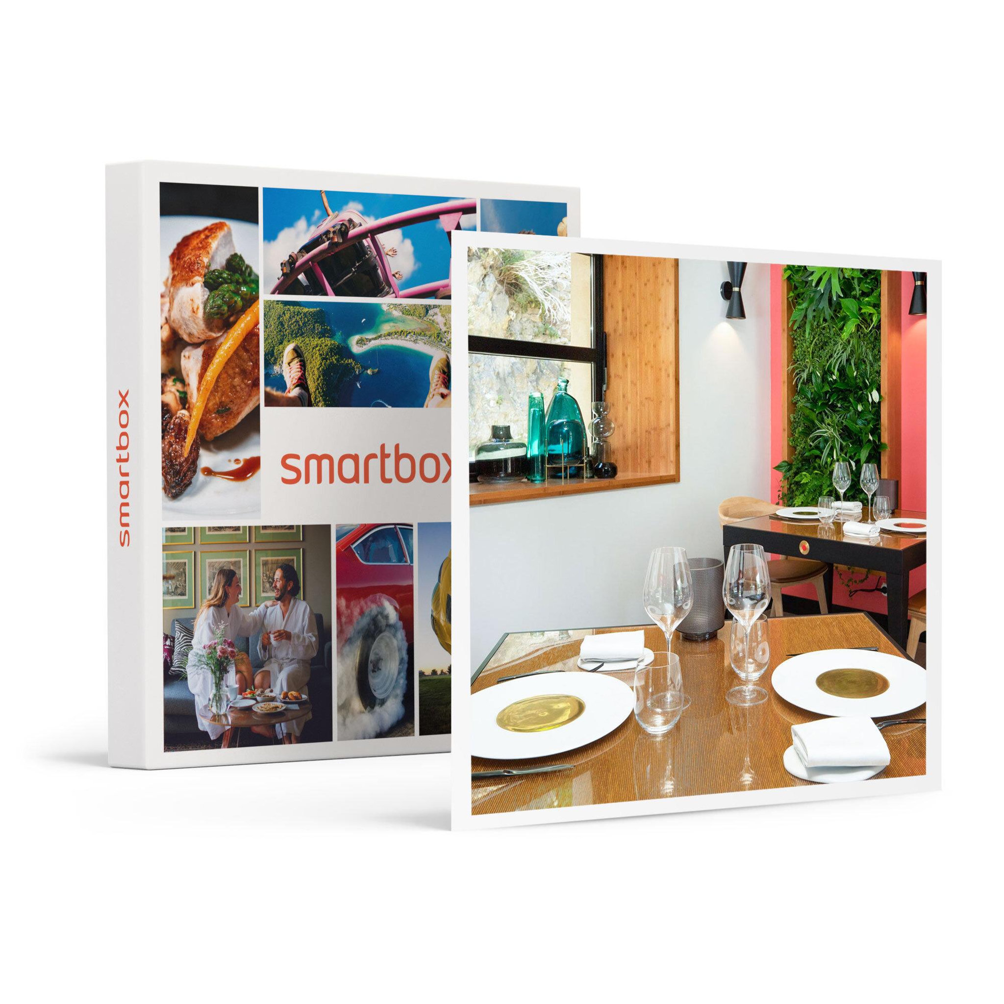 Voir la diapositive 1 : Smartbox Adresses primées : repas 3 plats au restaurant Le Puits du Trésor près de Carcassonne - Coffret Cadeau Gastronomie