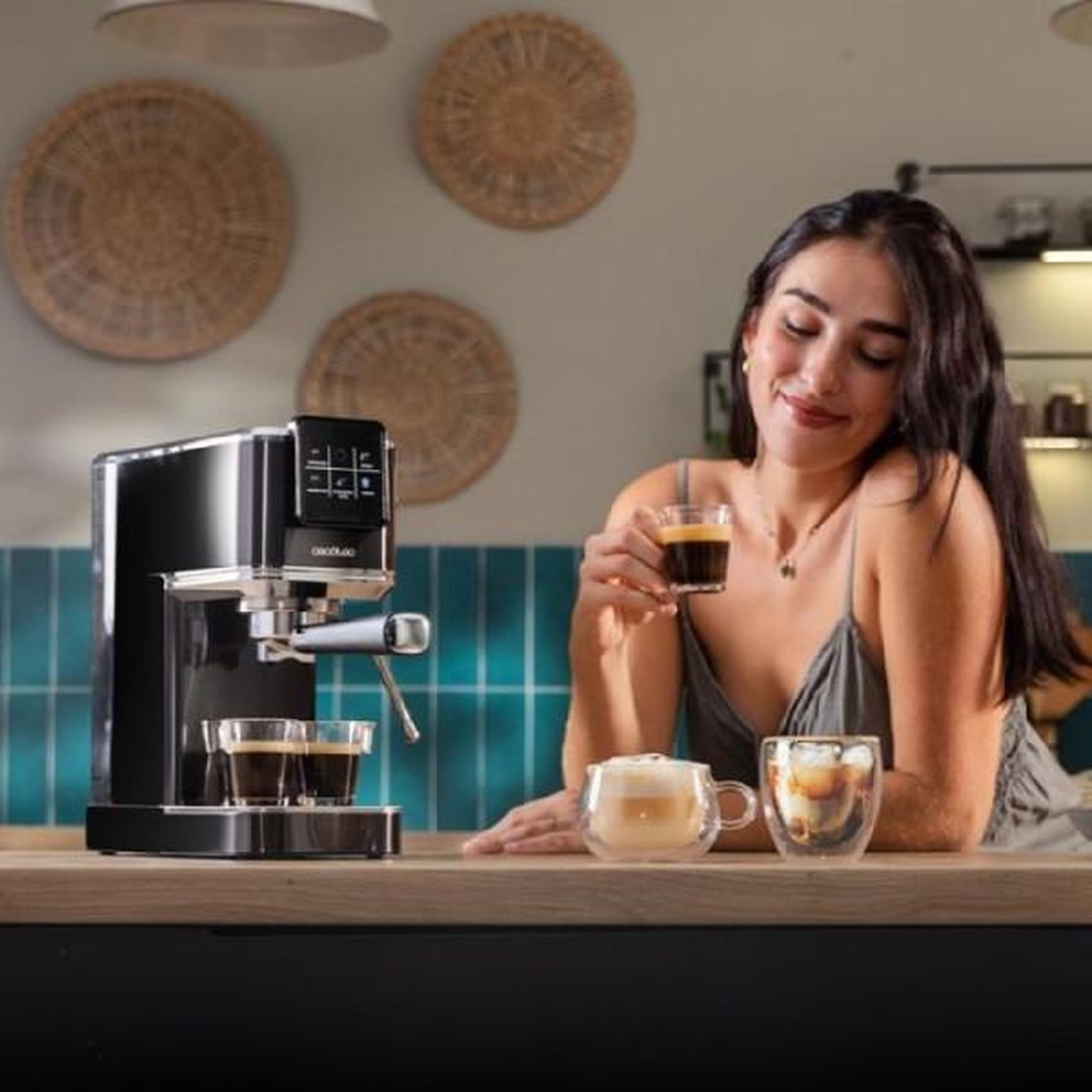 Voir la diapositive 2 : CECOTEC Machine a Cafe  - CECOTEC - Cafelizzia ColdBrew - 1350 W - 20 bars - 1,2 L - Noir