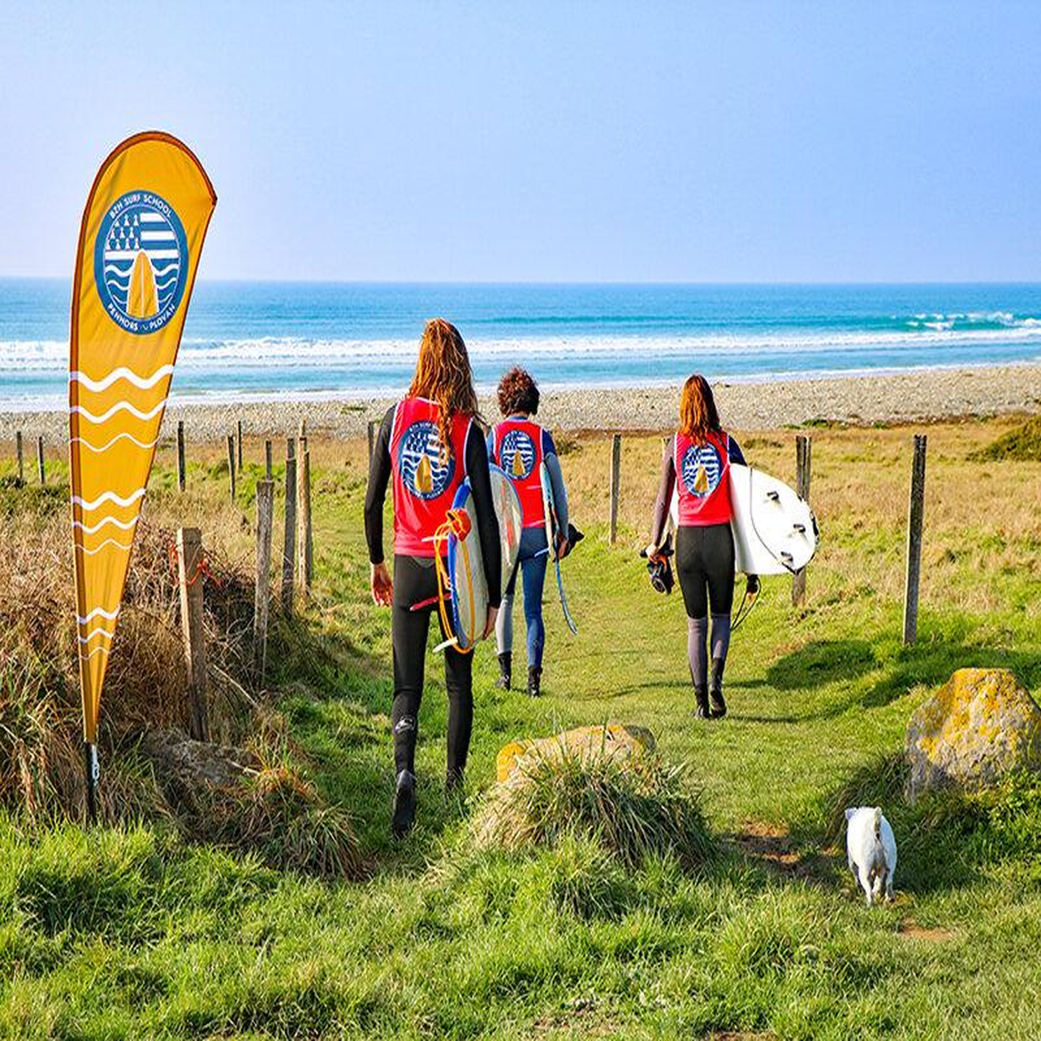 Voir la diapositive 4 : Smartbox Surf en famille : leçon d'1h30 pour 2 adultes et 2 enfants dans la baie d'Audierne - Coffret Cadeau Sport & Aventure