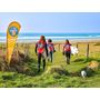 Voir la diapositive 4 : Smartbox Surf en famille : leçon d'1h30 pour 2 adultes et 2 enfants dans la baie d'Audierne - Coffret Cadeau Sport & Aventure