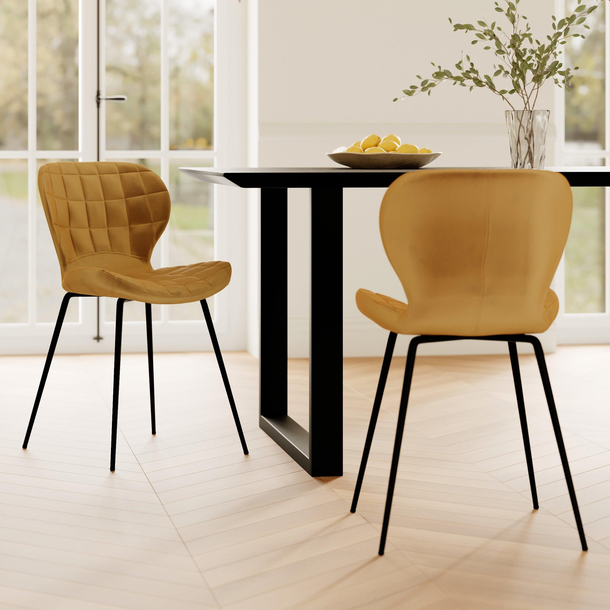 Voir la diapositive 2 : MAISON PAVANE Lot de 2 chaises en velours jaune curry-mazzia