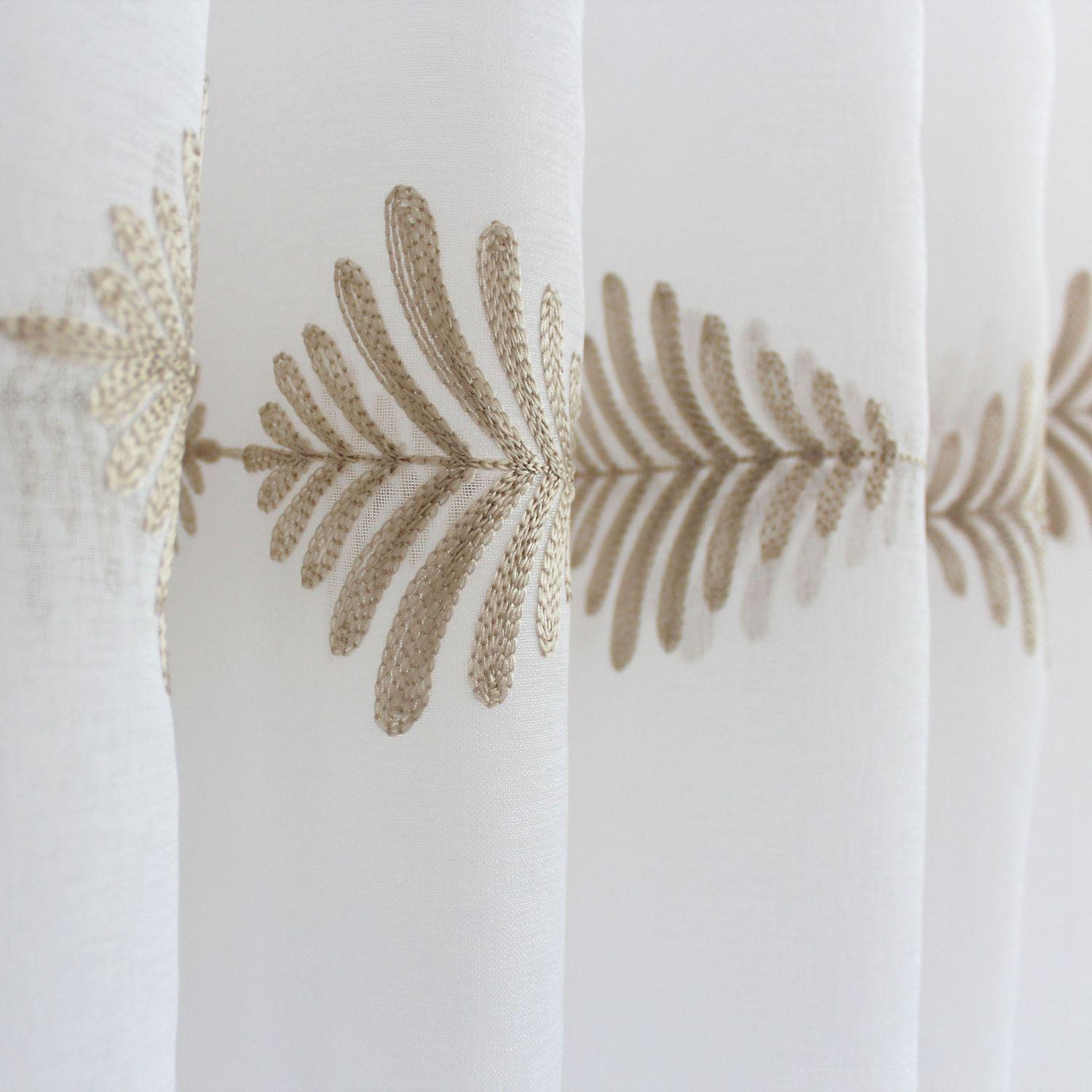 Voir la diapositive 4 : TOILINUX Voilage brodé horizontal ebene - 140 x 240 cm - blanc et beige