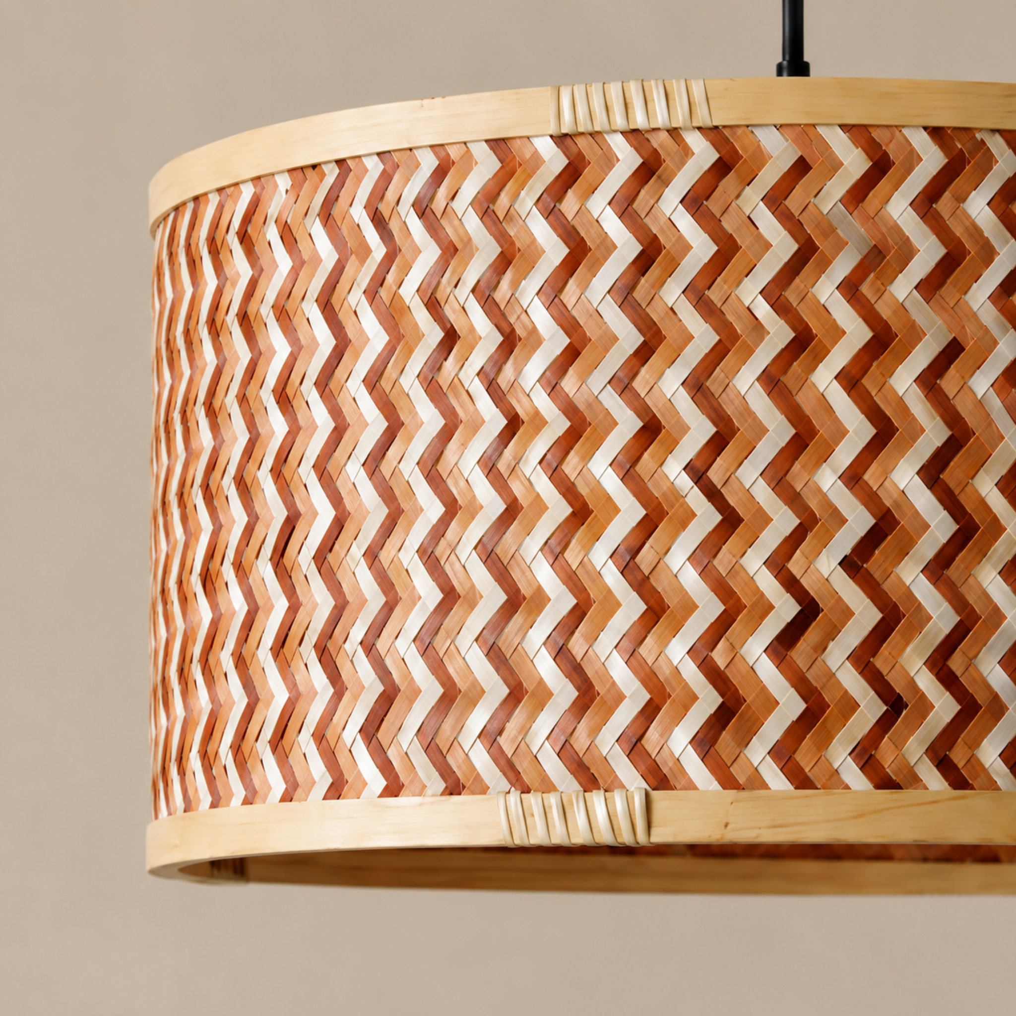 Voir la diapositive 3 : MAISON PAVANE Suspension en bambou tressé crème et marron 50 cm-phil