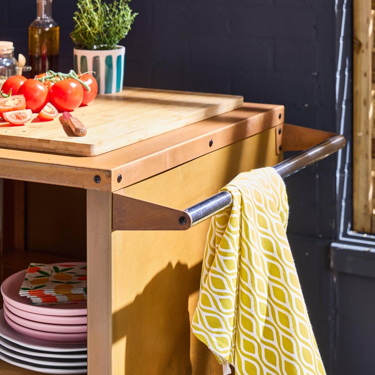 SWEEEK Braséro de cuisson Ø80cm avec grille de cuisson et espace de rangement, L 138 x P 82 x H 114 cm