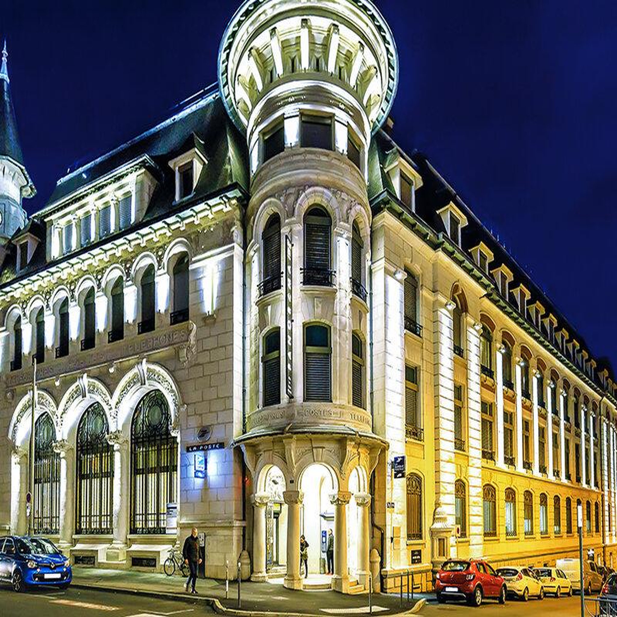Voir la diapositive 4 : Smartbox 2 jours en hôtel 4* et cocktail au bar avec vue panoramique à Mâcon - Coffret Cadeau Séjour