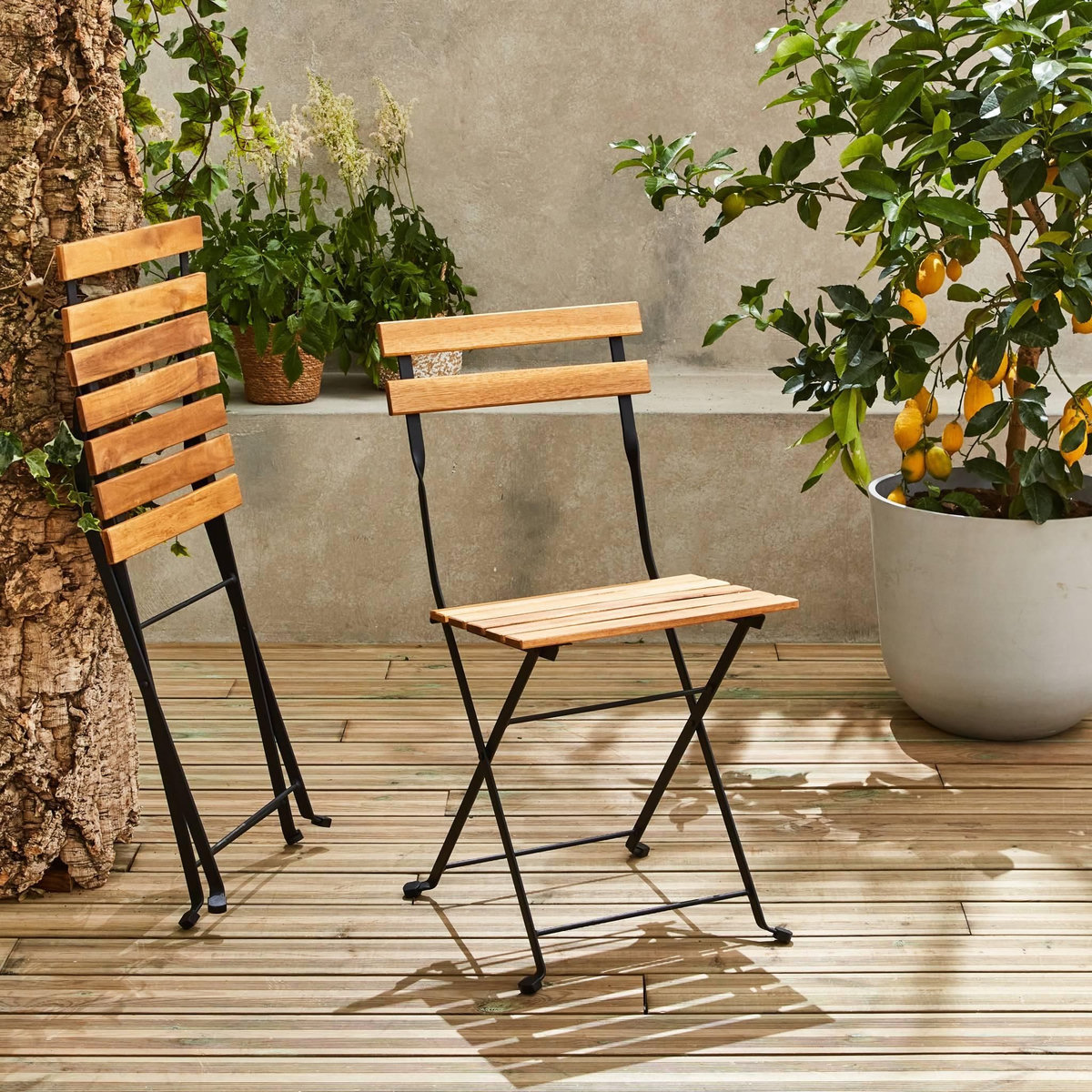 SWEEEK Table de bistrot pliante bois d'acacia et métal + 2 assises 55 x 54 cm
