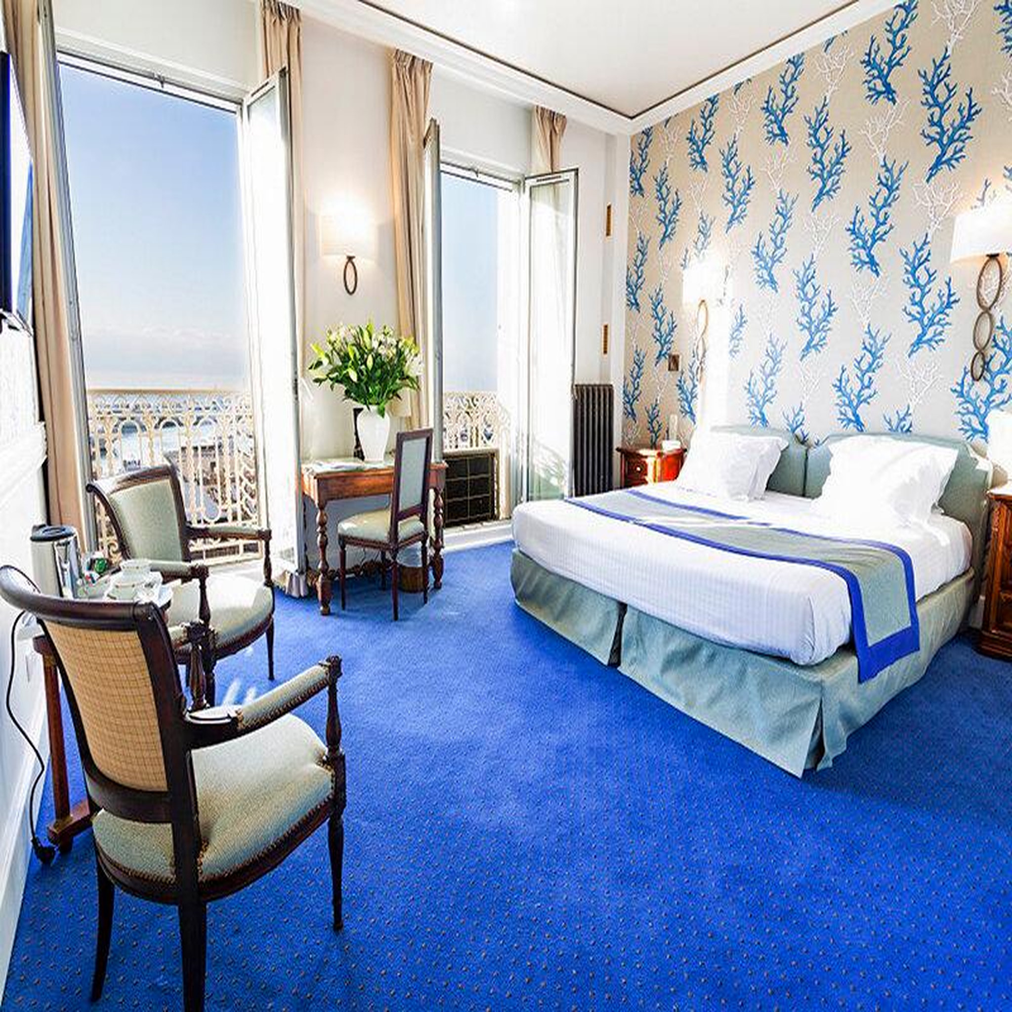 Voir la diapositive 2 : Smartbox 2 jours de rêve avec vue sur la mer à cannes en hôtel 4* avec kir et champagne - coffret cadeau séjour
