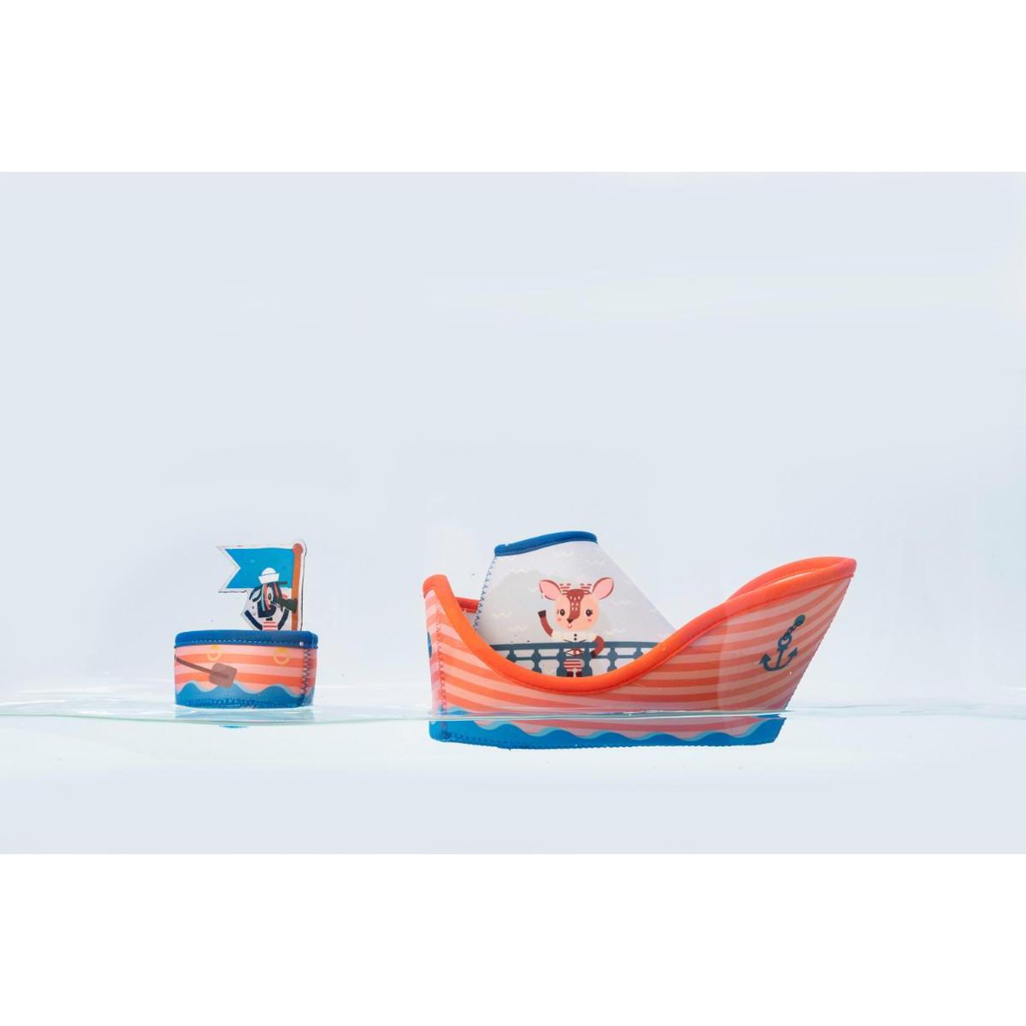 Voir la diapositive 2 : LILLIPUTIENS Le bateau pirate de Jack pour le bain