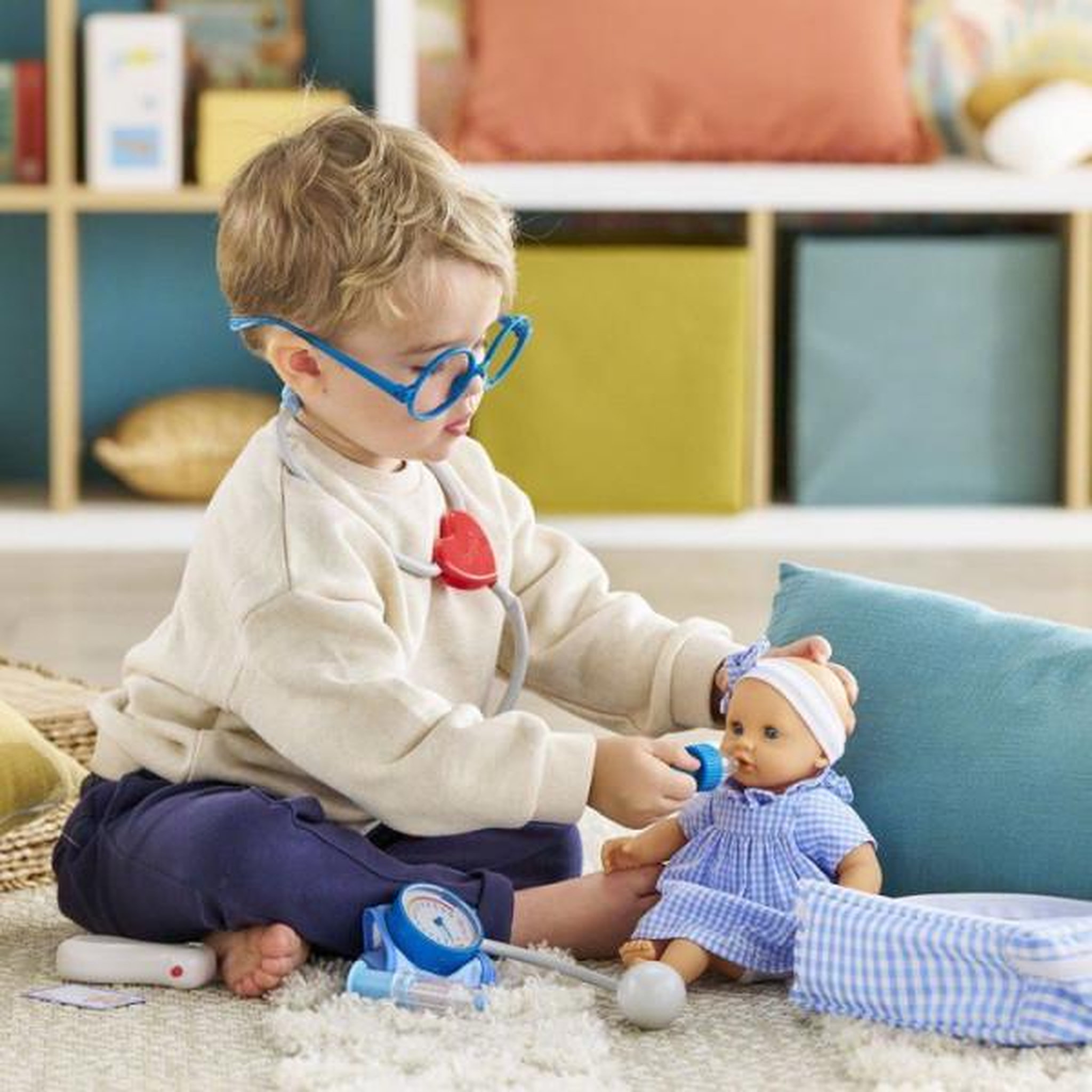 Voir la diapositive 4 : Corolle Ma Valise Docteur et Accessoires pour poupon
