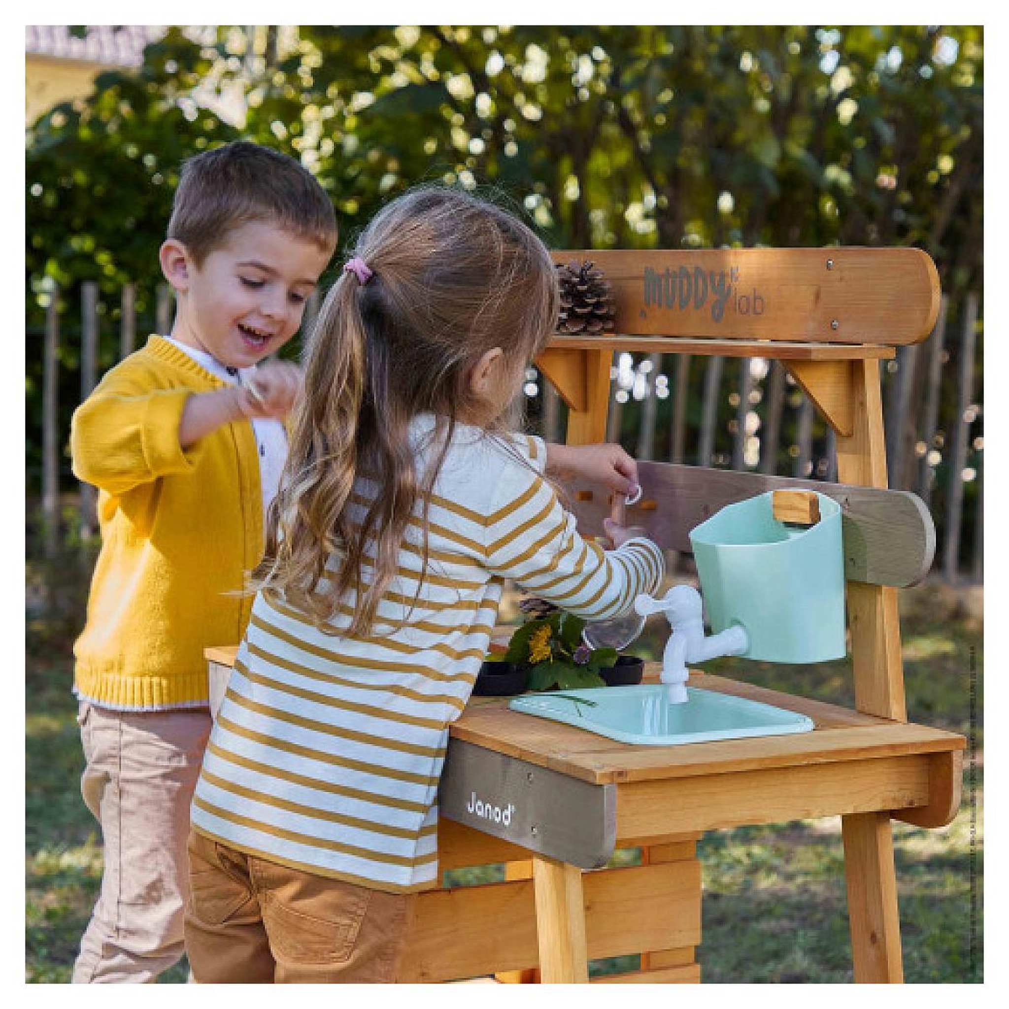 Voir la diapositive 3 : Juratoys-Janod Muddy Lab : Cuisine d'extérieur pour enfants à partir de 3 ans