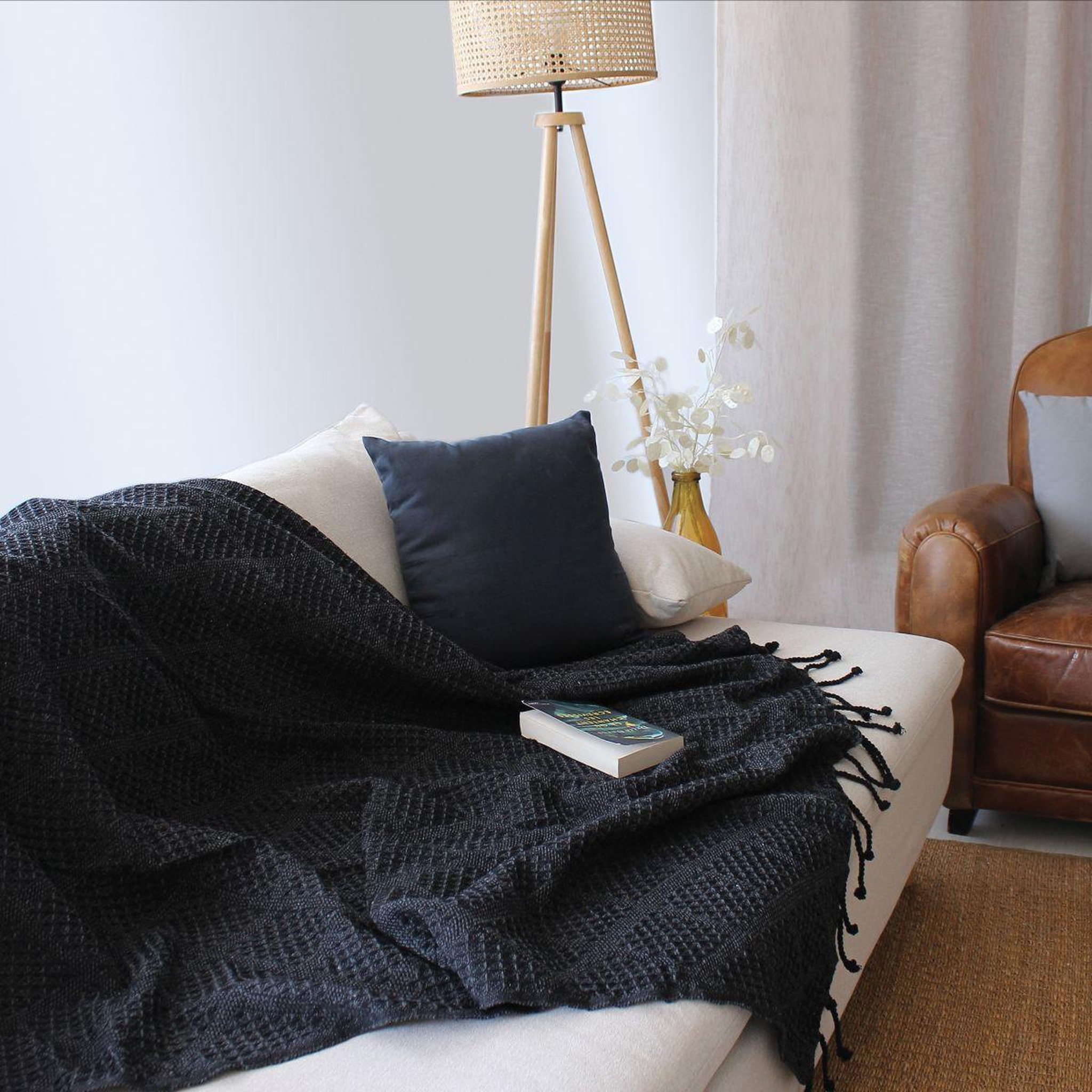 Voir la diapositive 3 : ENJOY HOME Plaid à franges en coton  dune  130x160cm gris foncé