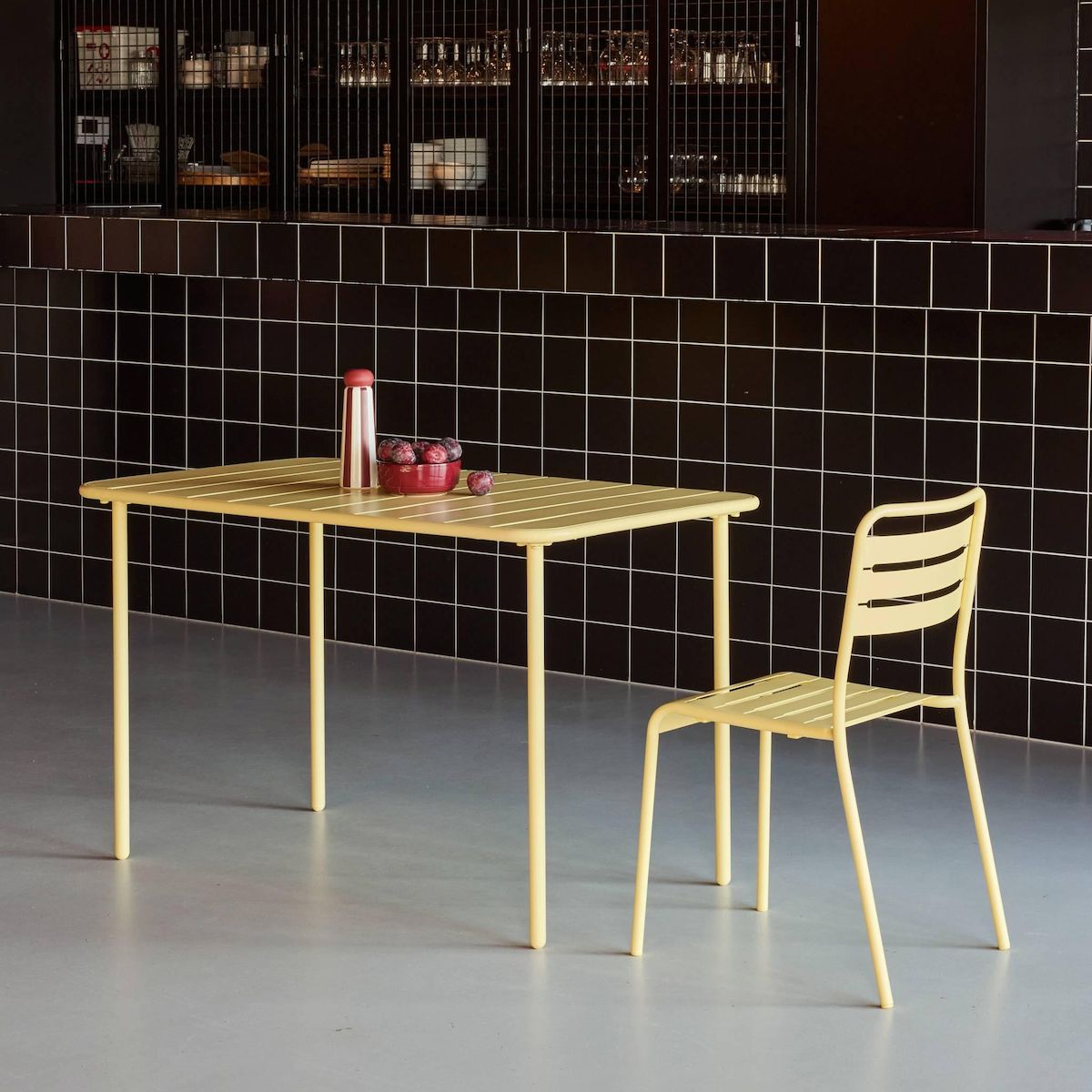 SWEEEK Table de jardin métal 4 places, Amelia L 120 x 70 x 72,5cm