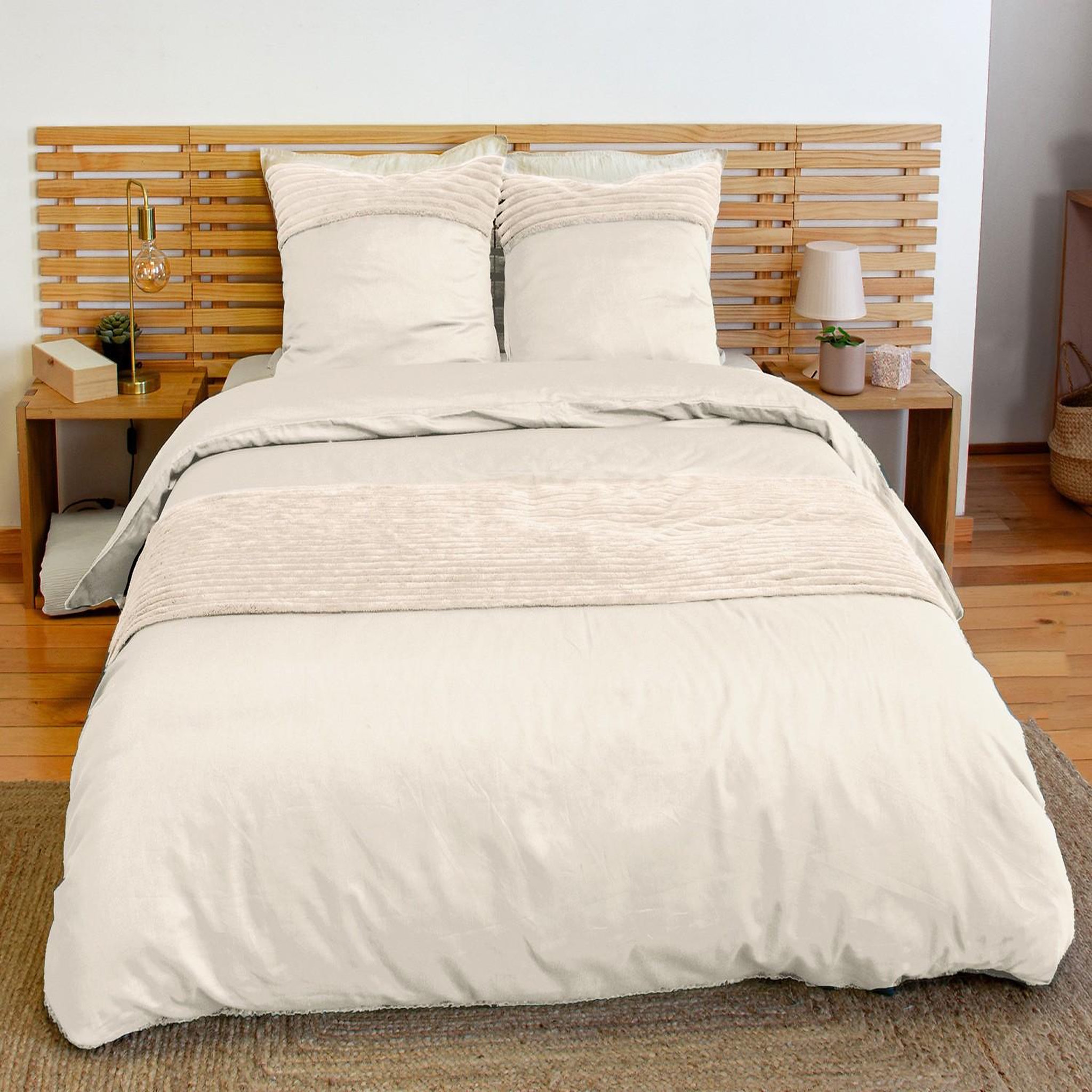 Home collection Parure housse de couette microfibre et velour. Coloris disponibles : Marron, Bleu, Vert, Blanc