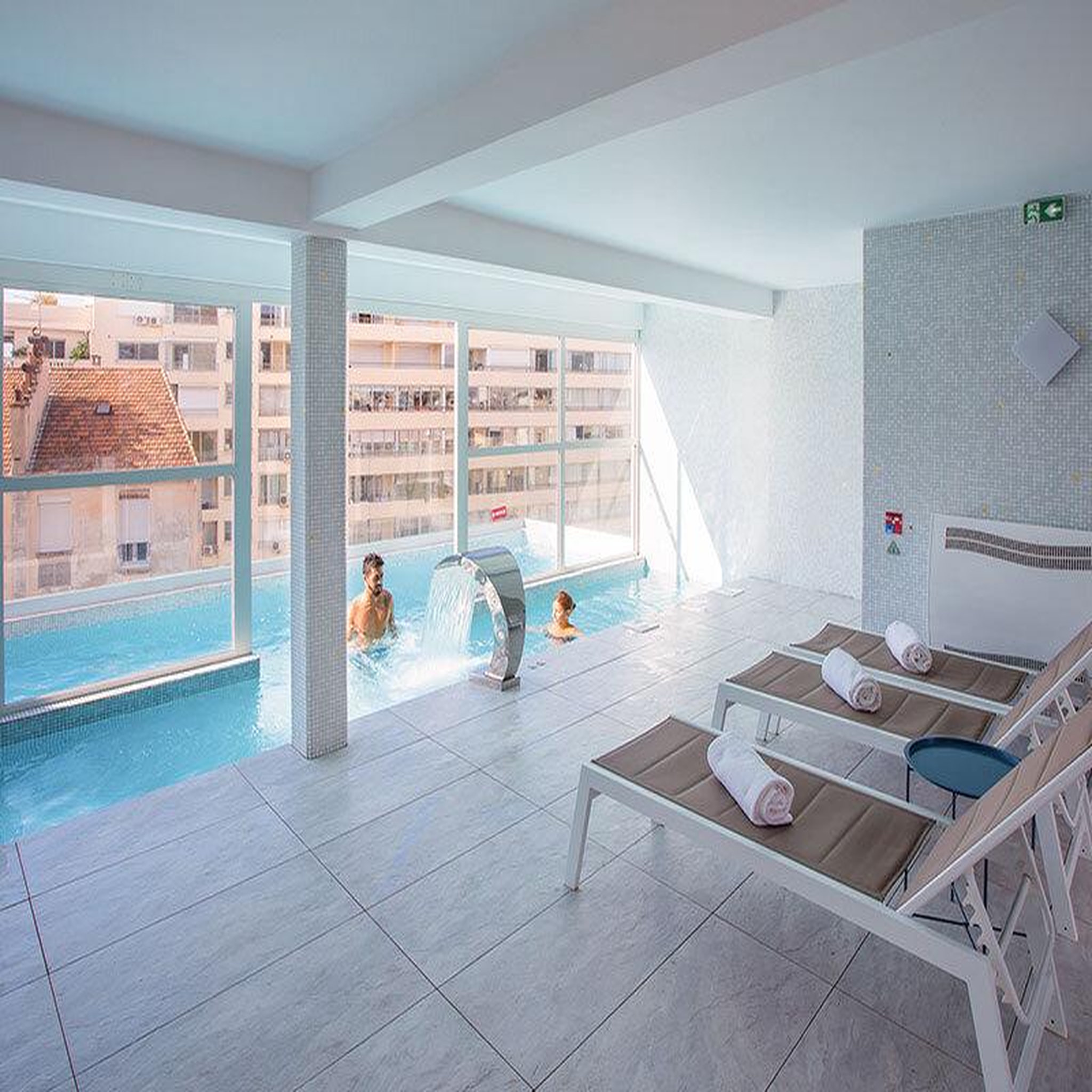 Voir la diapositive 4 : Smartbox Escapade relaxante avec séance de bain bouillonnant - coffret cadeau séjour
