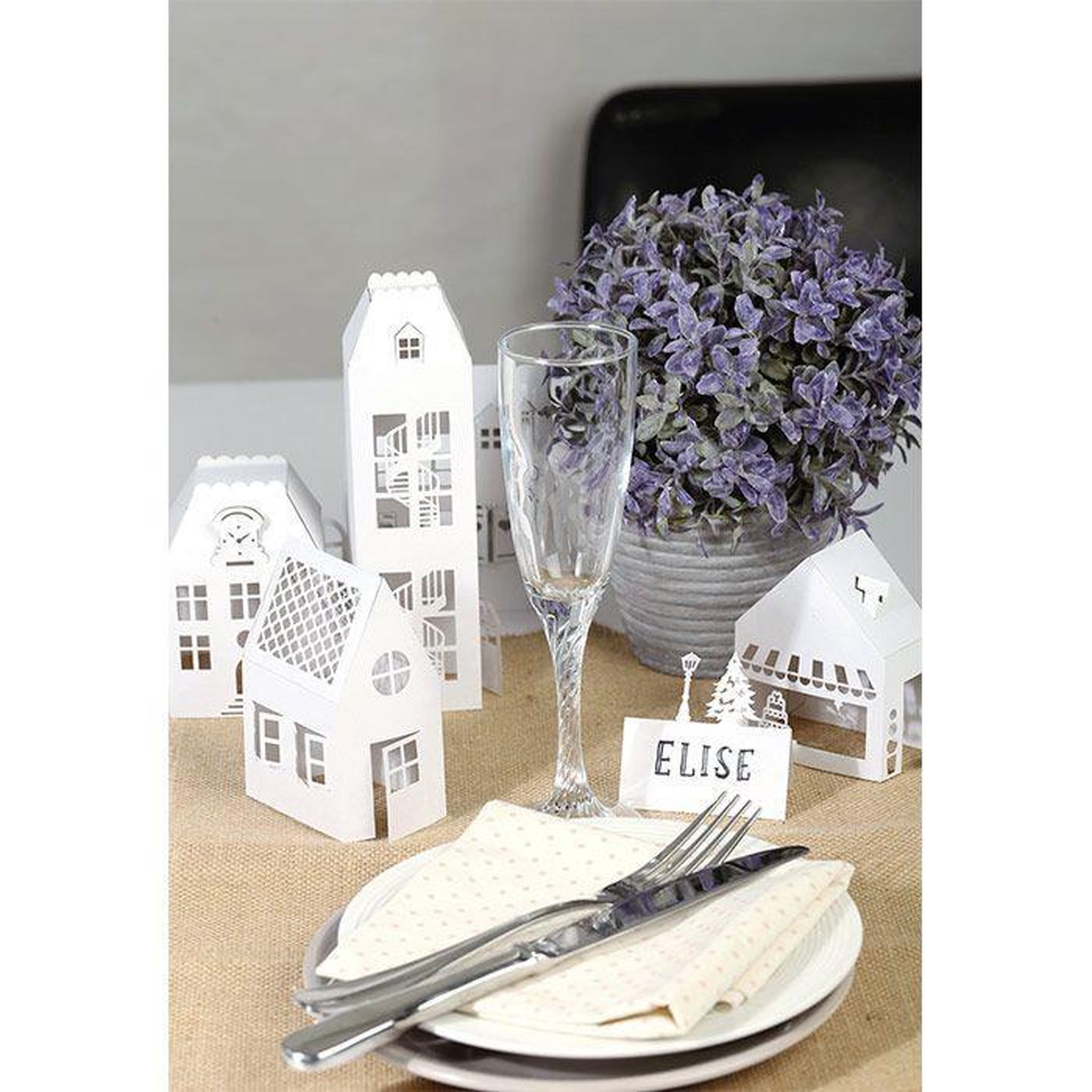 Voir la diapositive 3 : Graine créative 5 maisons blanches de décoration à monter soi-même 19 x 5,5 x 4,5 cm