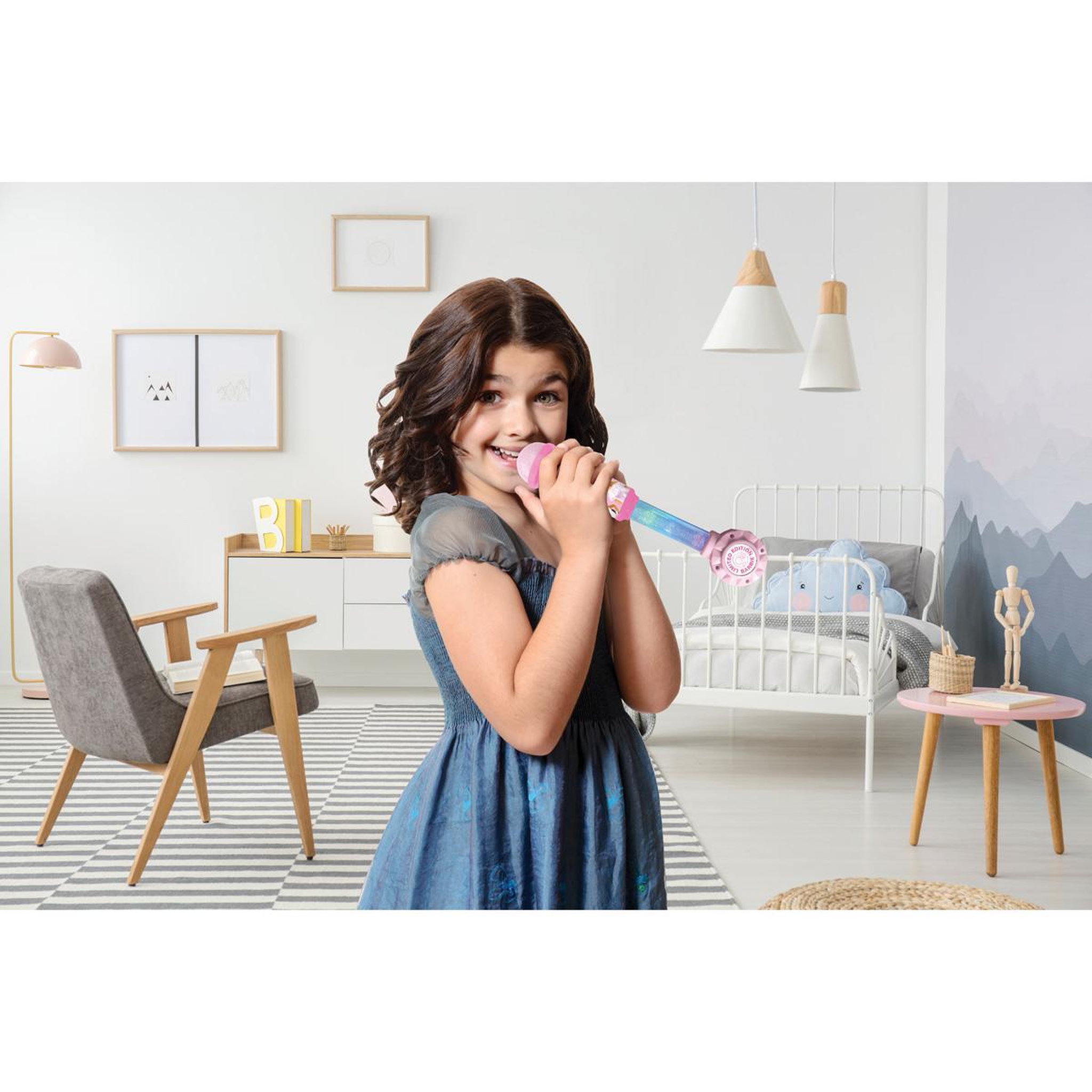 Voir la diapositive 5 : Lexibook Microphone Barbie avec tube lumineux et enceinte