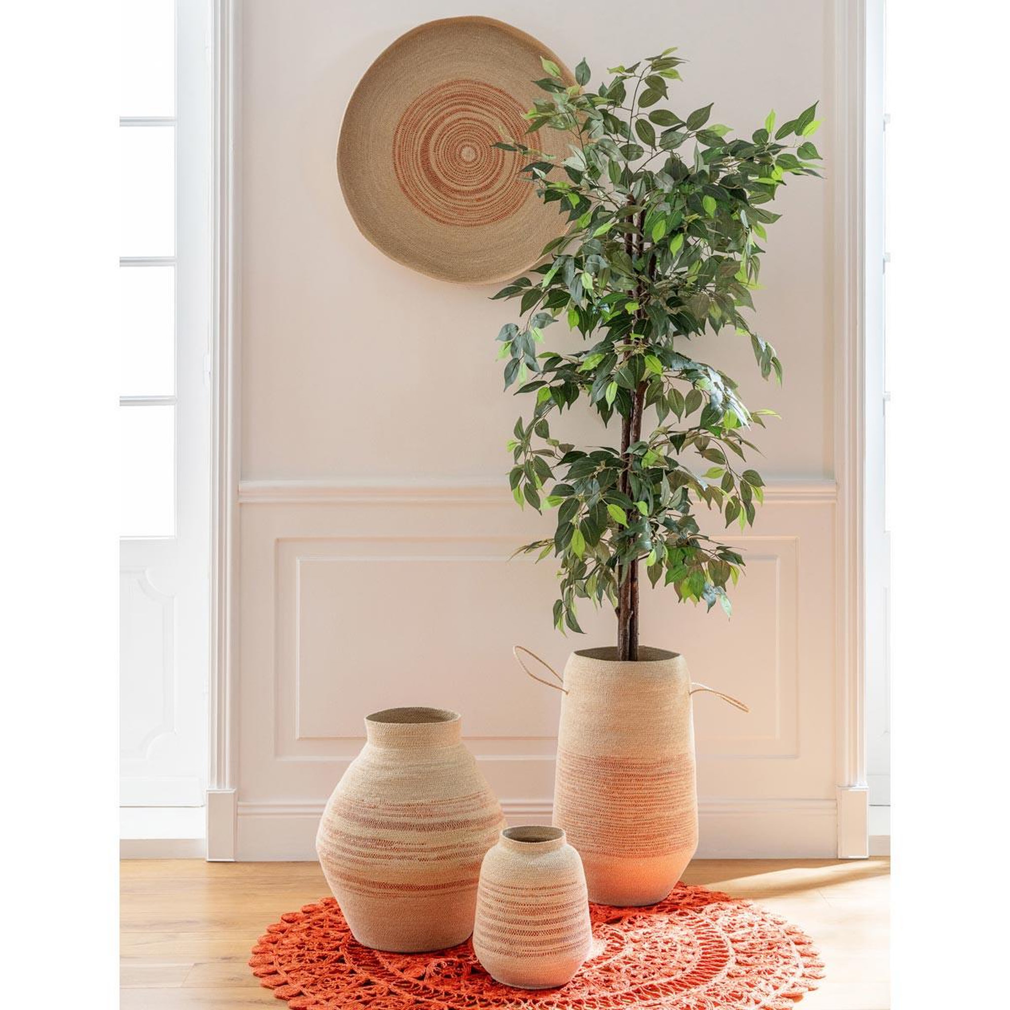 Voir la diapositive 4 : J-LINE Déco murale plateau en jonc  galene  100cm naturel & orange