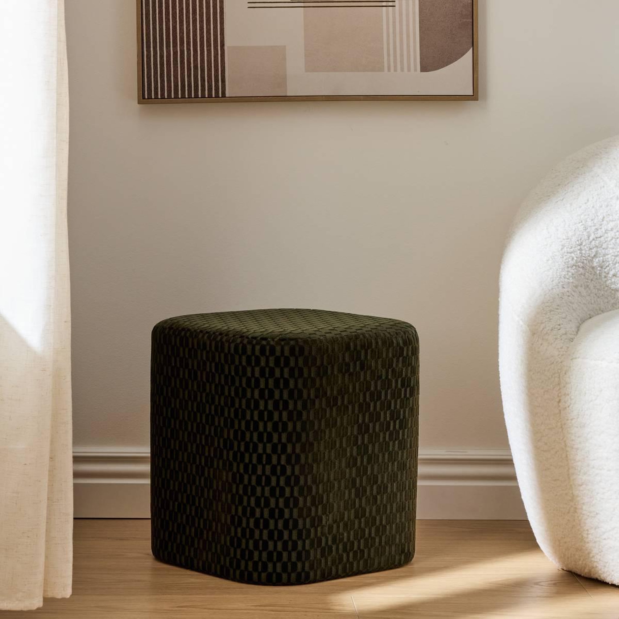 Voir la diapositive 4 : ATMOSPHERA Pouf en Velours  Selia  38cm Vert Cèdre