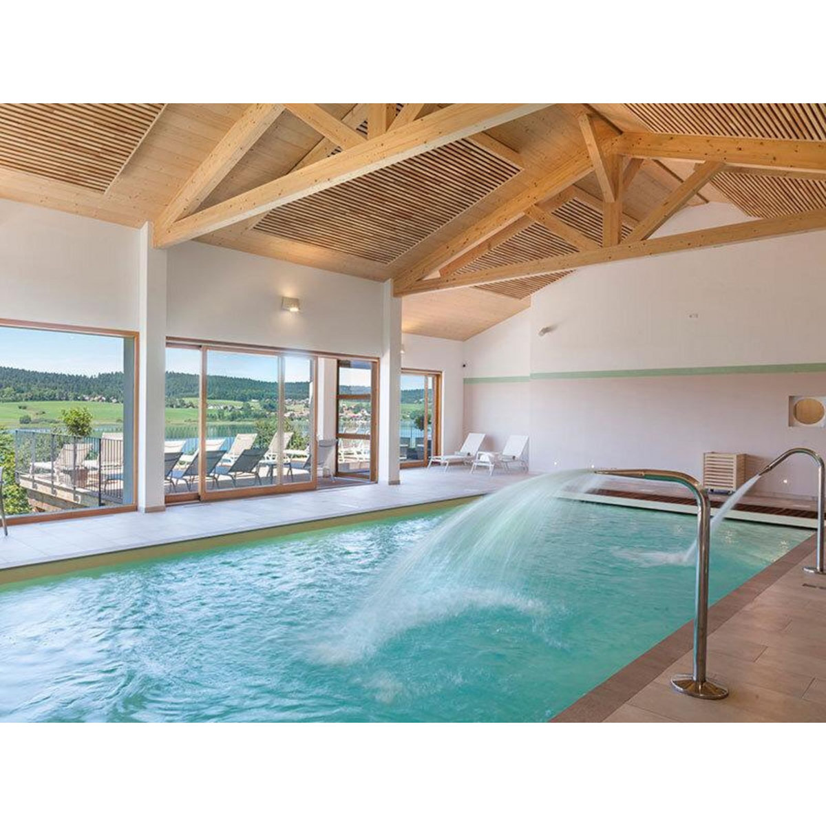 Smartbox 3h d'accès au spa Cinq Mondes en hôtel 4* avec pause gourmande près de Pontarlier - Coffret Cadeau Bien-être