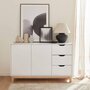 Voir la diapositive 2 : SWEEEK Buffet de rangement blanc. pieds bois - Floki - avec 3 tiroirs. buffet 2 portes. buffet bas. 120x40x75 cm