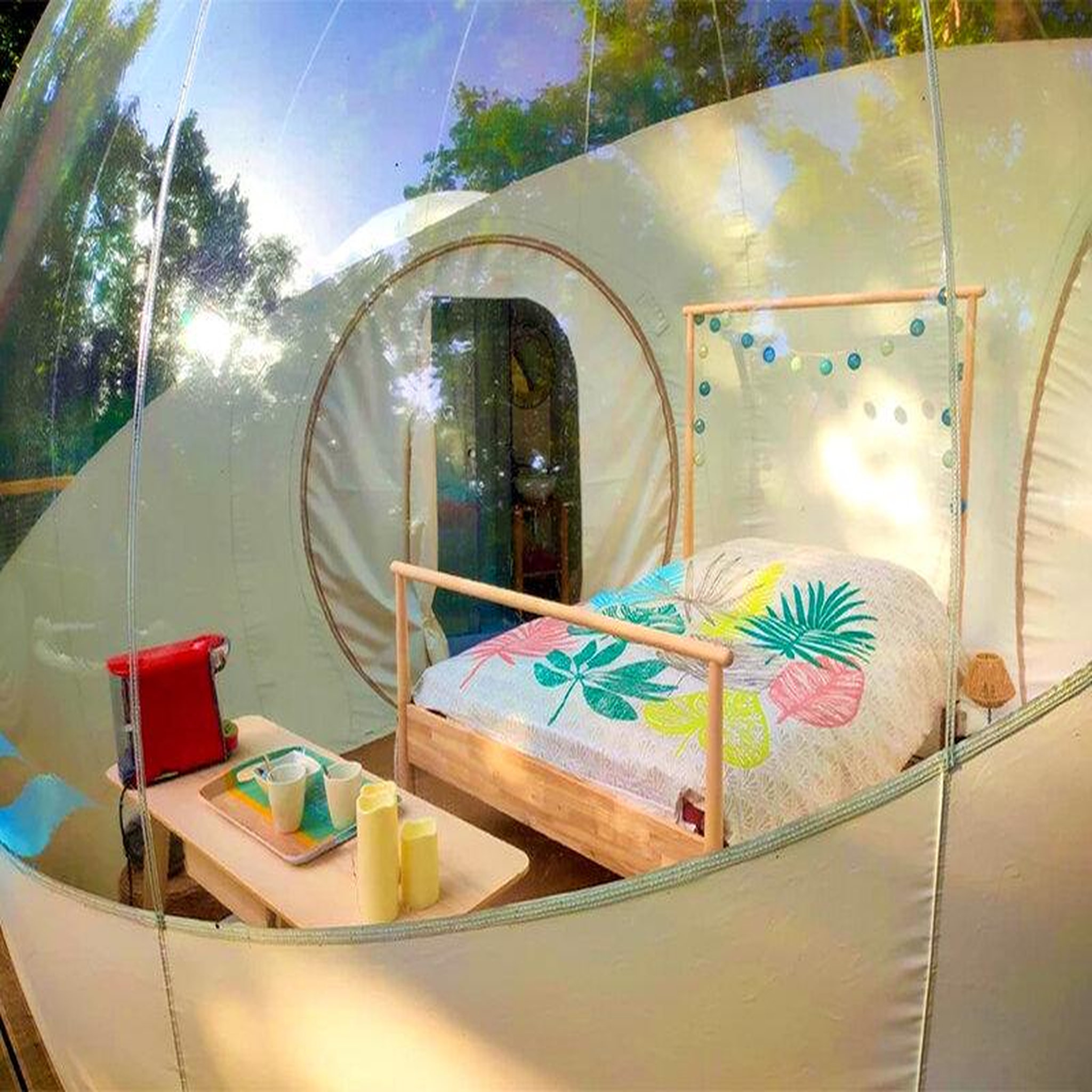Voir la diapositive 2 : Smartbox Séjour insolite près de rouen : 3 jours en bulle avec bain bouillonnant - coffret cadeau séjour