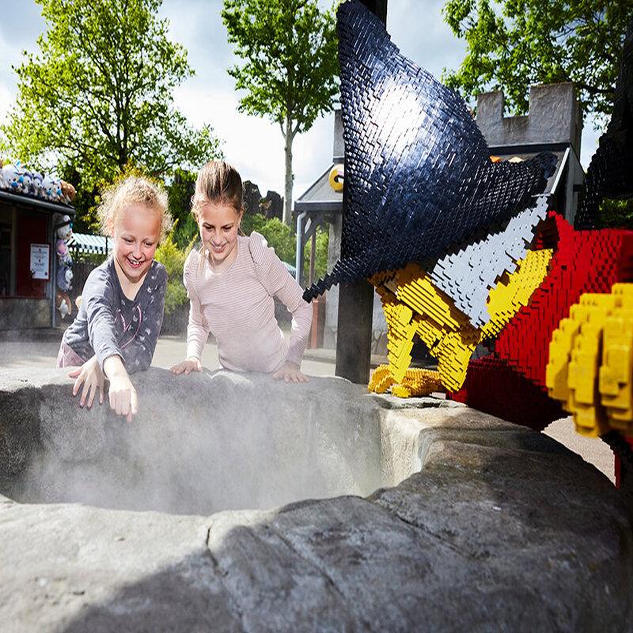 Voir la diapositive 5 : Smartbox Legoland® billund : billets pour 2 adultes et 2 enfants - coffret cadeau sport & aventure