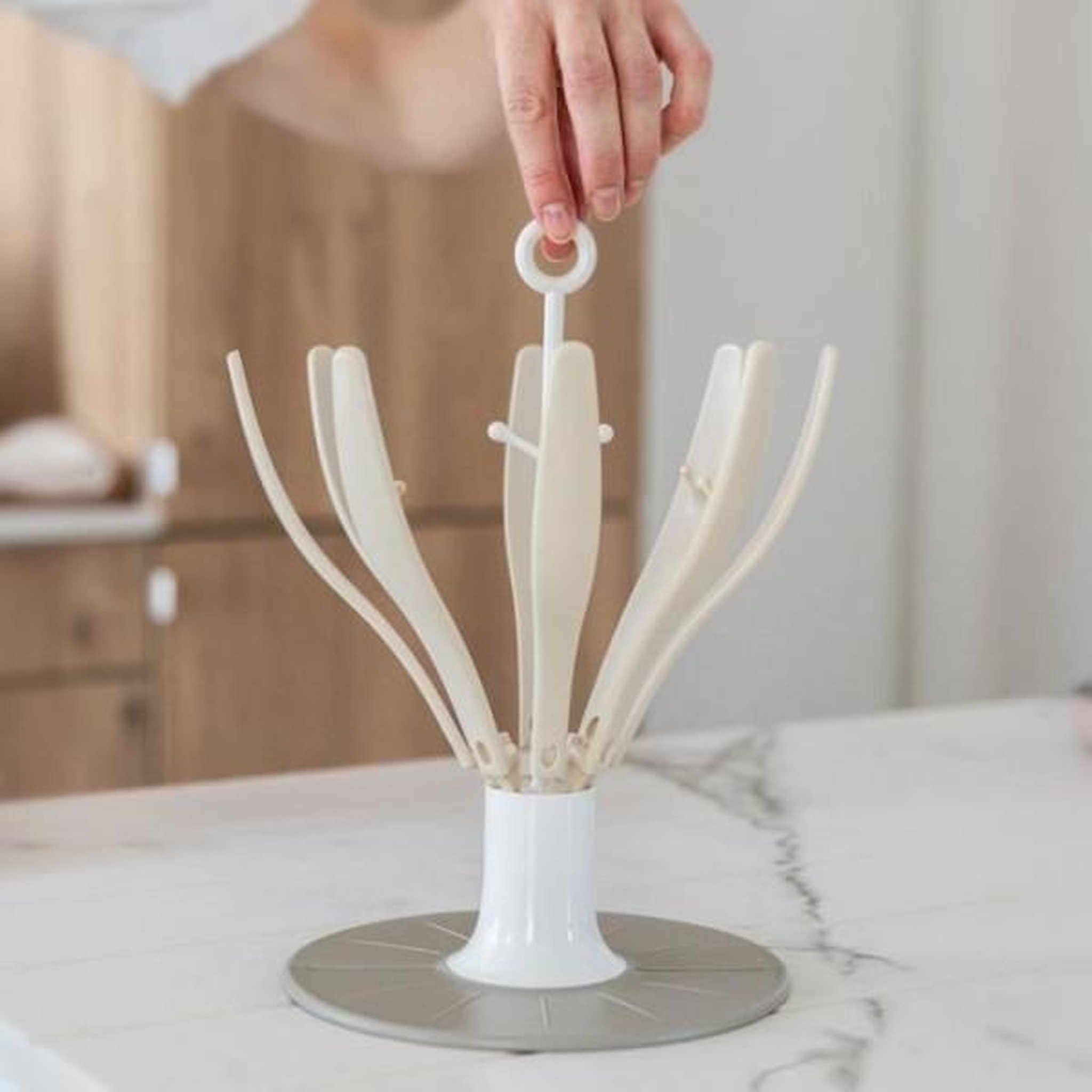 Voir la diapositive 4 : MARKET24 Egoutte-biberons pliable flower - beaba - jusqu'a 8 biberons - argile