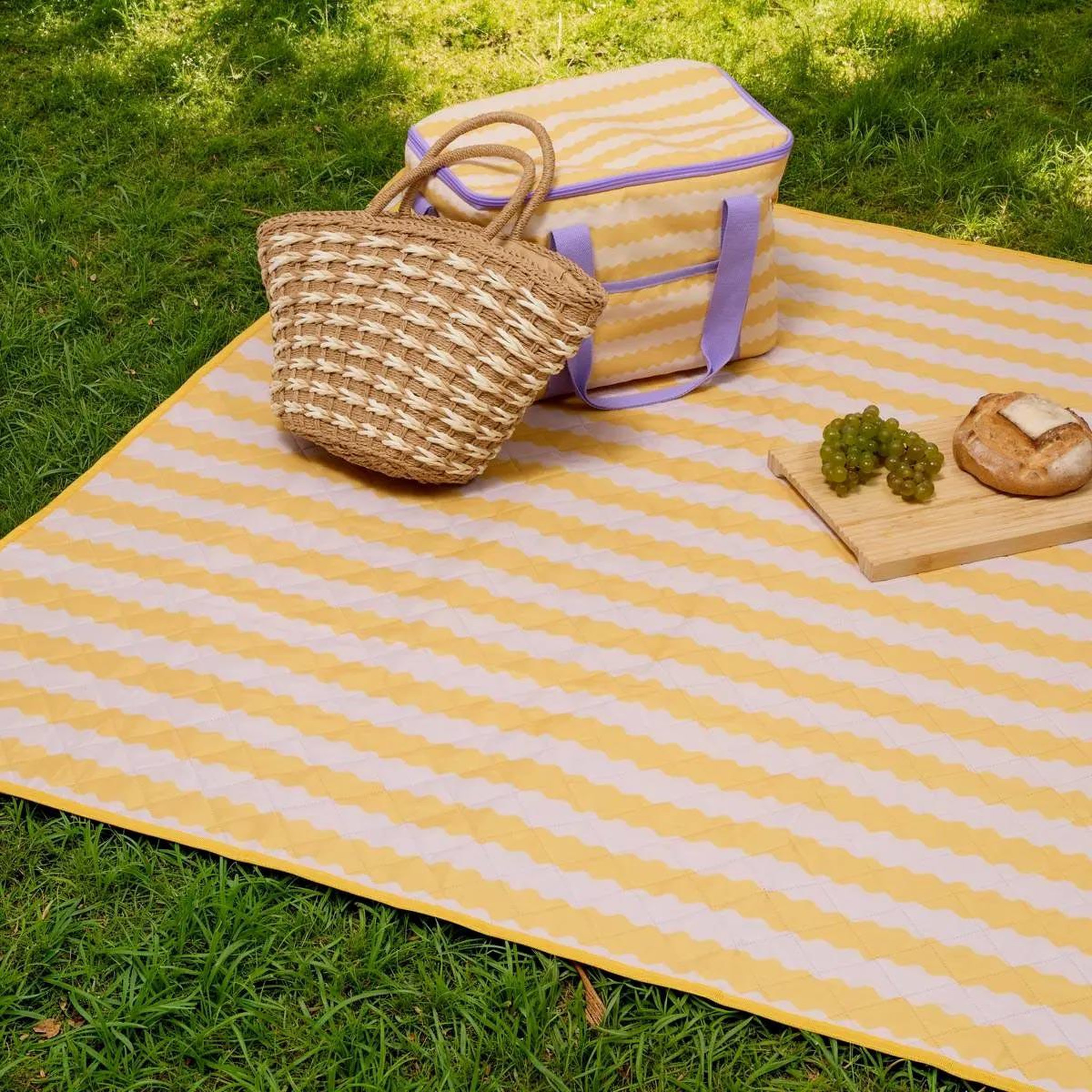 Voir la diapositive 6 : FIVE Couverture de Pique-Nique  Poolside  140x175cm Jaune