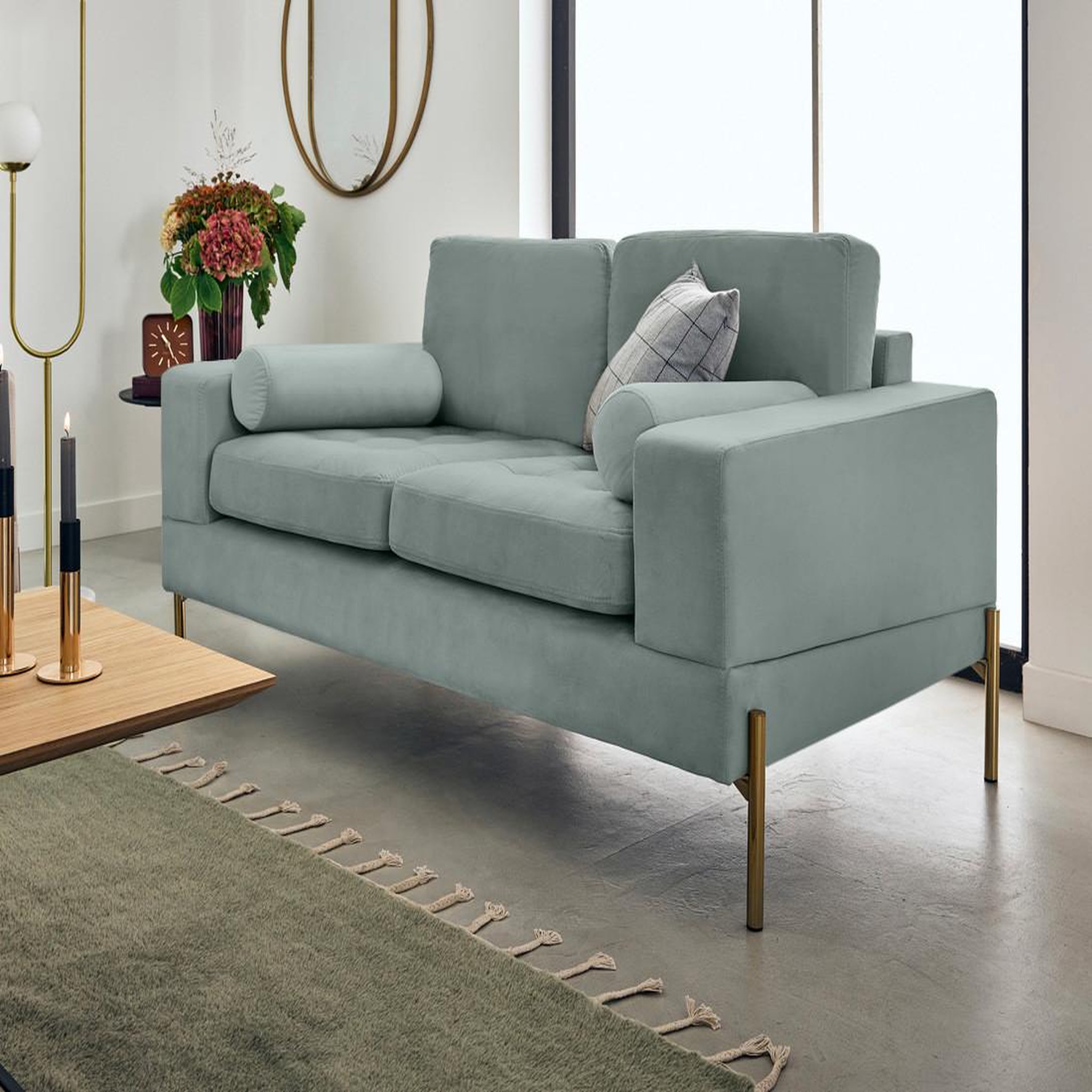 Voir la diapositive 1 : LISA DESIGN Isaure - canapé droit 2 places en velours