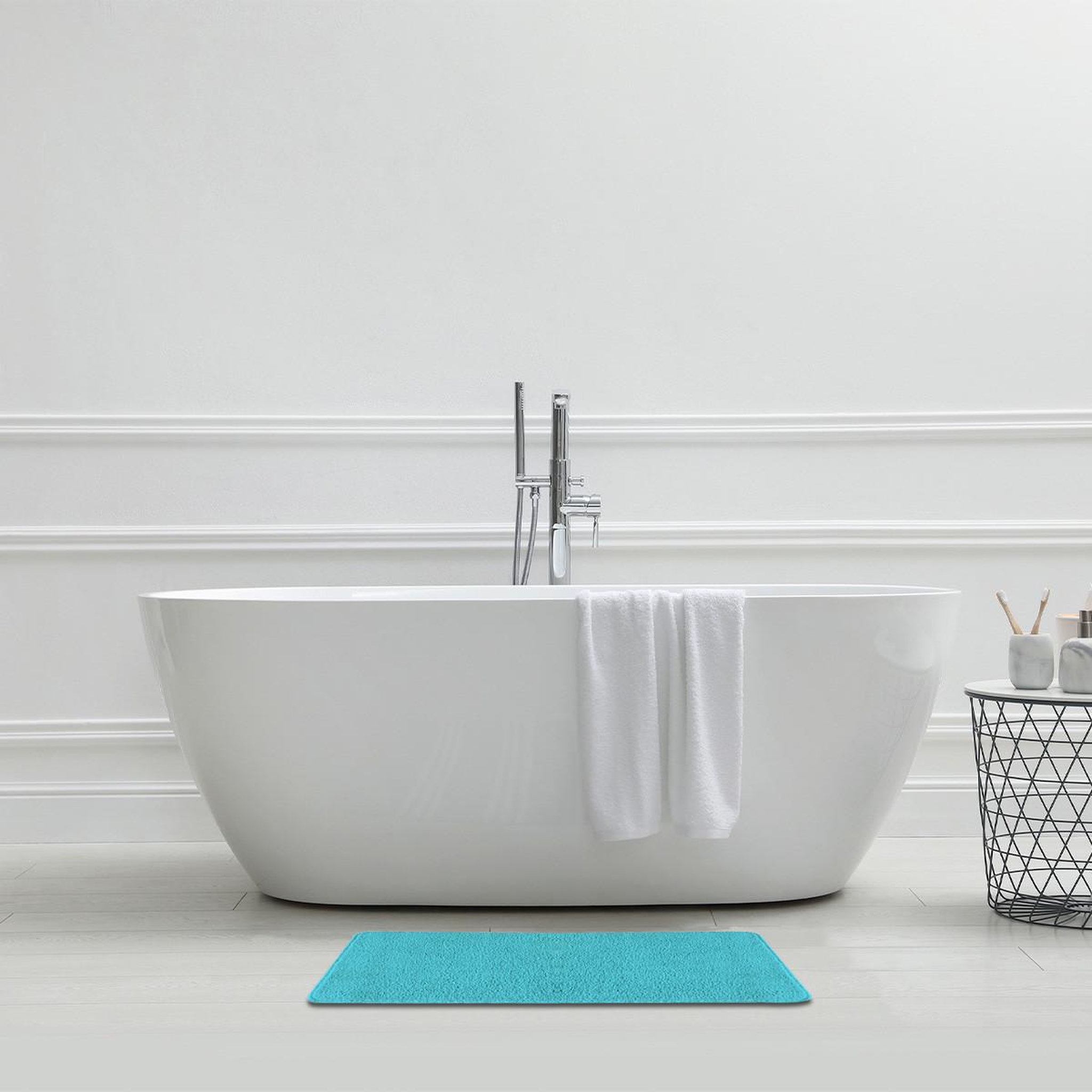 Voir la diapositive 2 : GUY LEVASSEUR Tapis de bain uni 50x80 en polyester 50x80cm