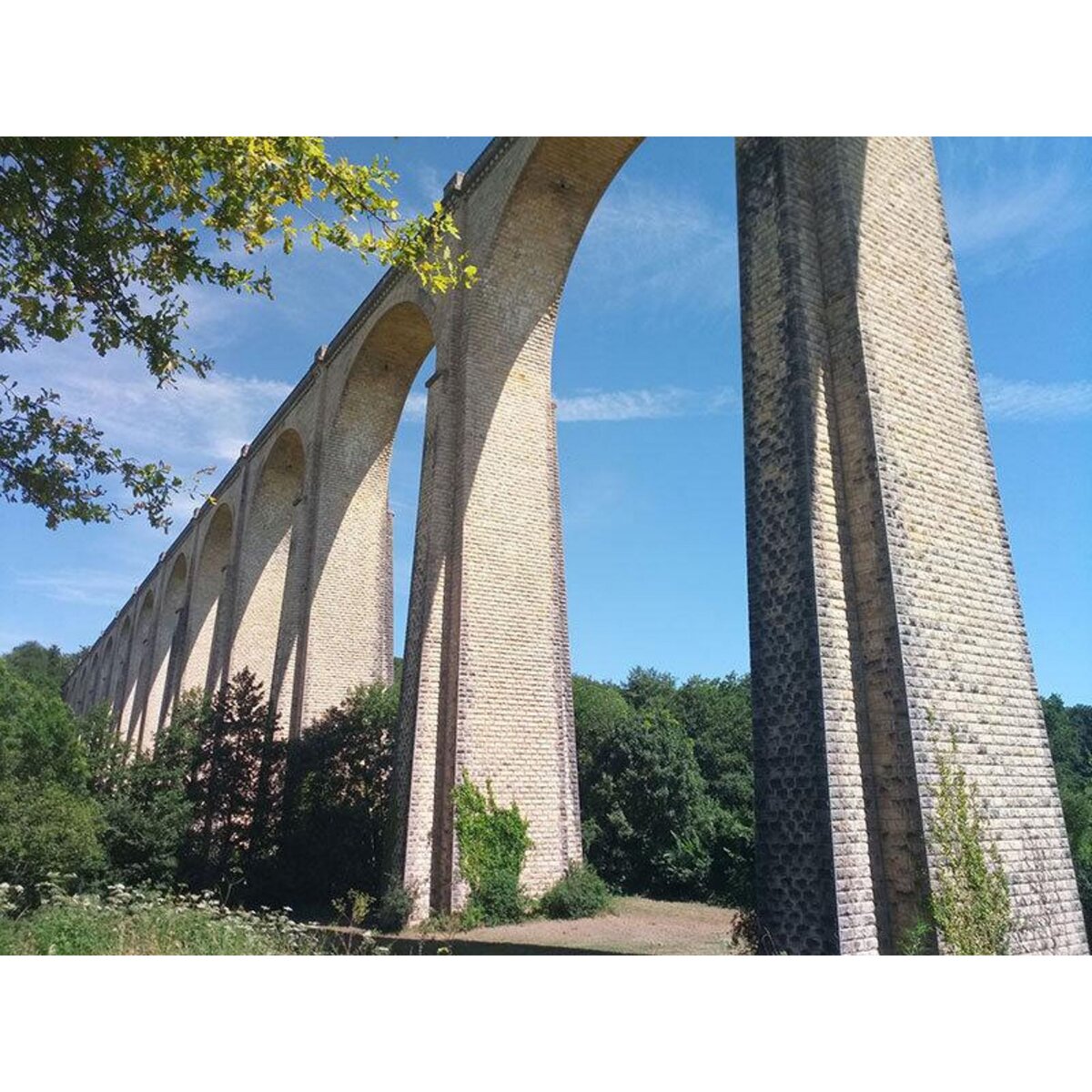 Smartbox Saut à l'élastique depuis le viaduc de Cluis près de Châteauroux pour 2 personnes - Coffret Cadeau Sport & Aventure