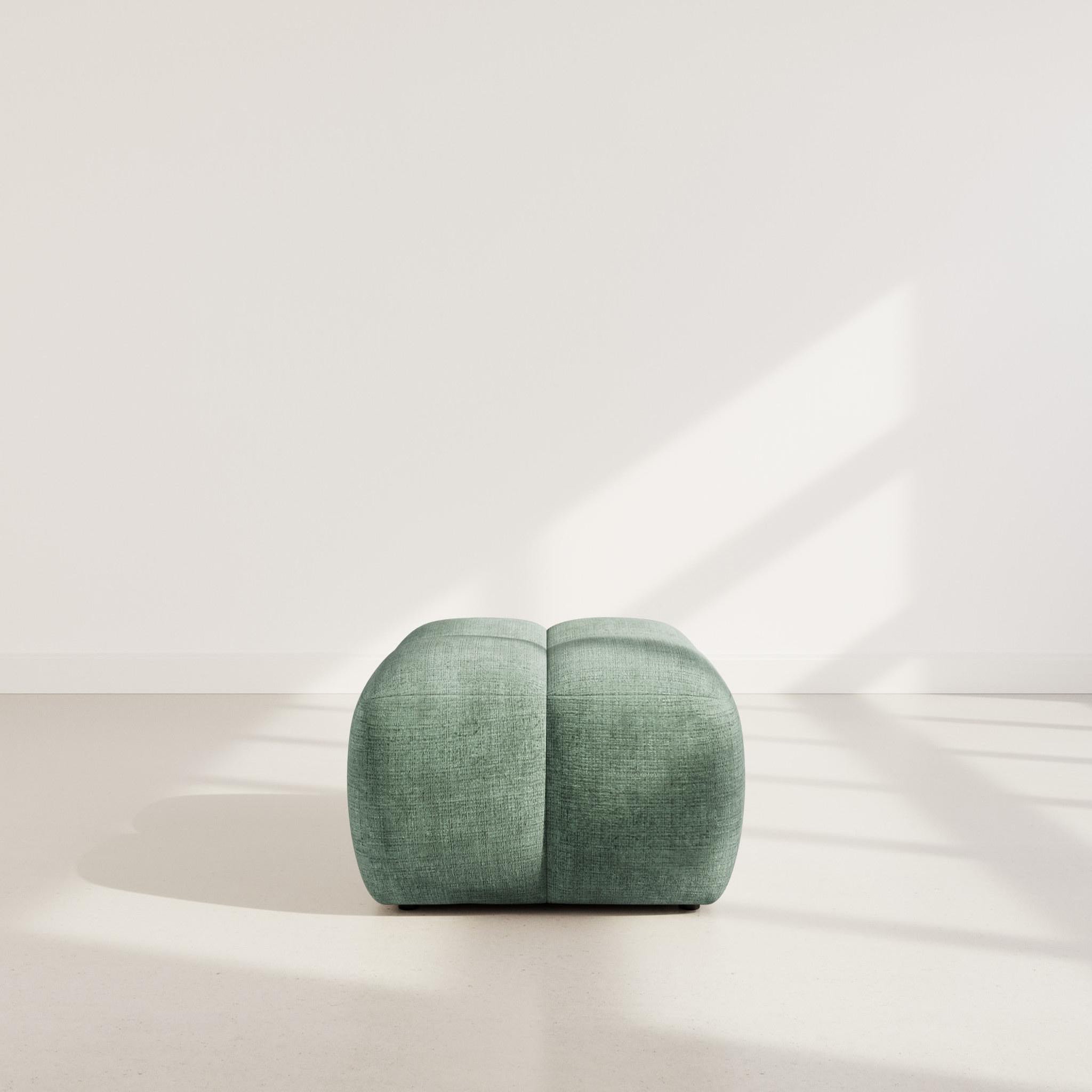 Voir la diapositive 2 : LISA DESIGN Grace - pouf en velours texturé