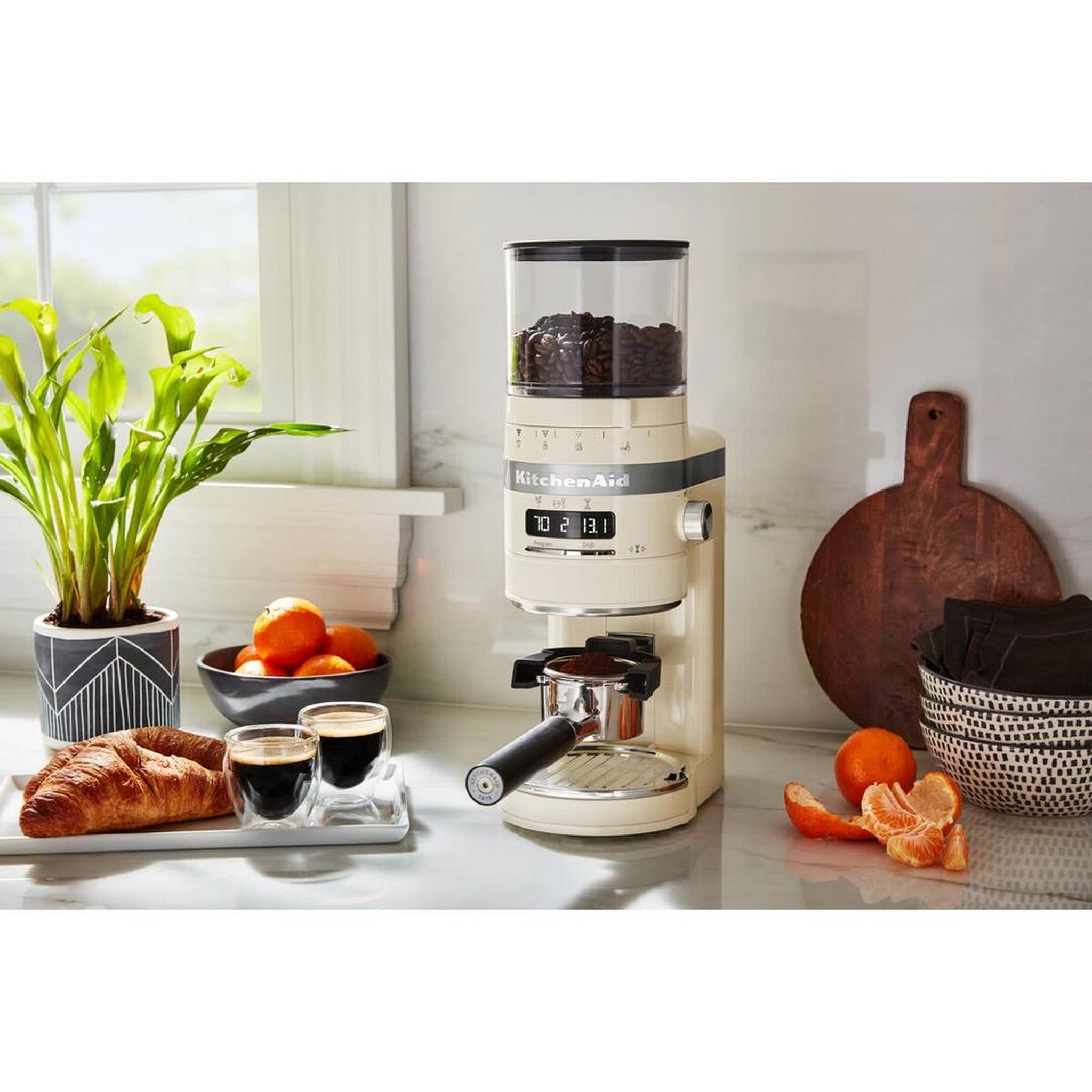 Voir la diapositive 5 : KitchenAid Moulin à café 340g 240w crème - 5kcg8433eac