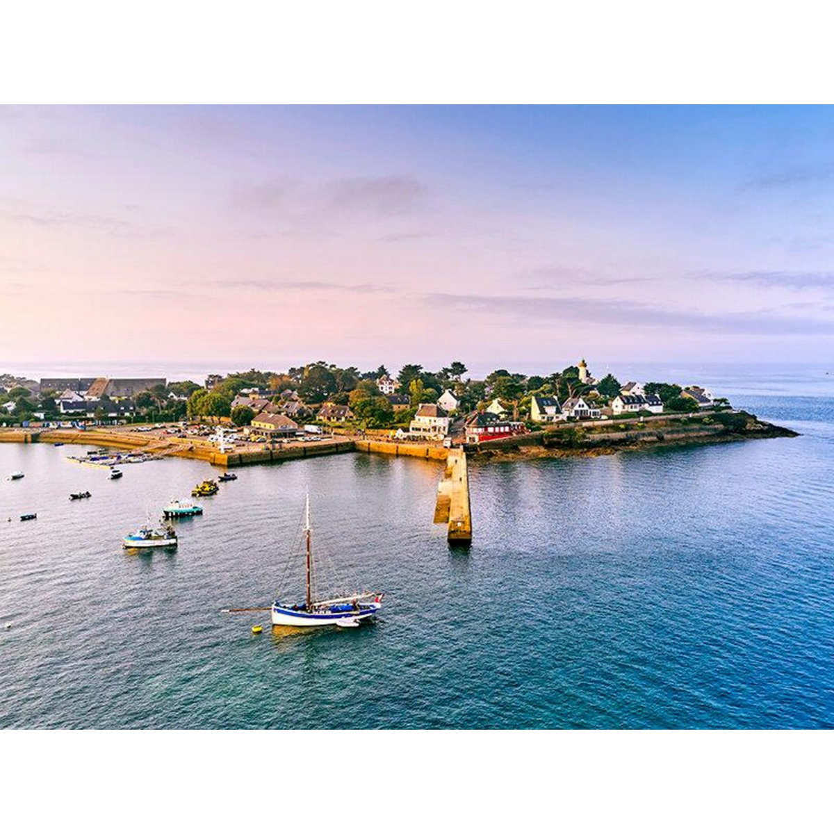 Smartbox Vol en hélicoptère de 50 min pour 2 personnes au-dessus du golfe du Morbihan - Coffret Cadeau Sport & Aventure