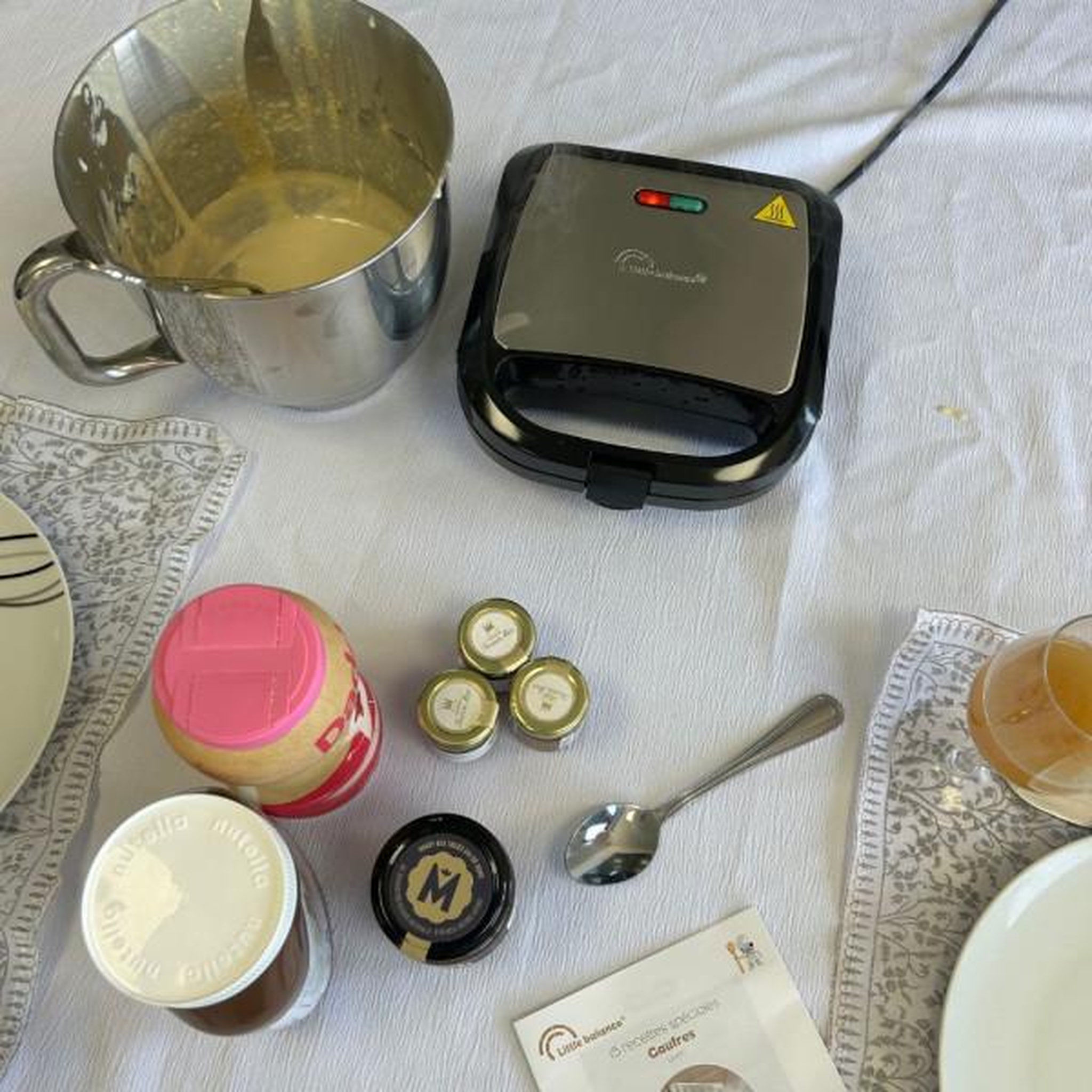 Voir la diapositive 2 : LITTLE BALANCE Machine a Gaufre - Gaufrier Electrique  LITTLE BALANCE - Happy Gaufres - Revetement antiadhésif sans PFAS - 750W