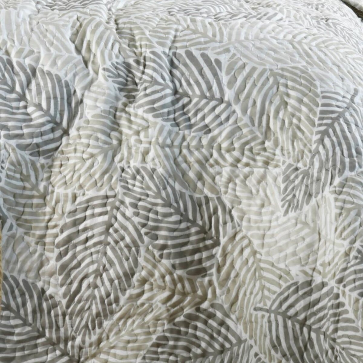 Lovely Casa Couvre lit boutis réversible 240x220 avec 2 taies GALLY