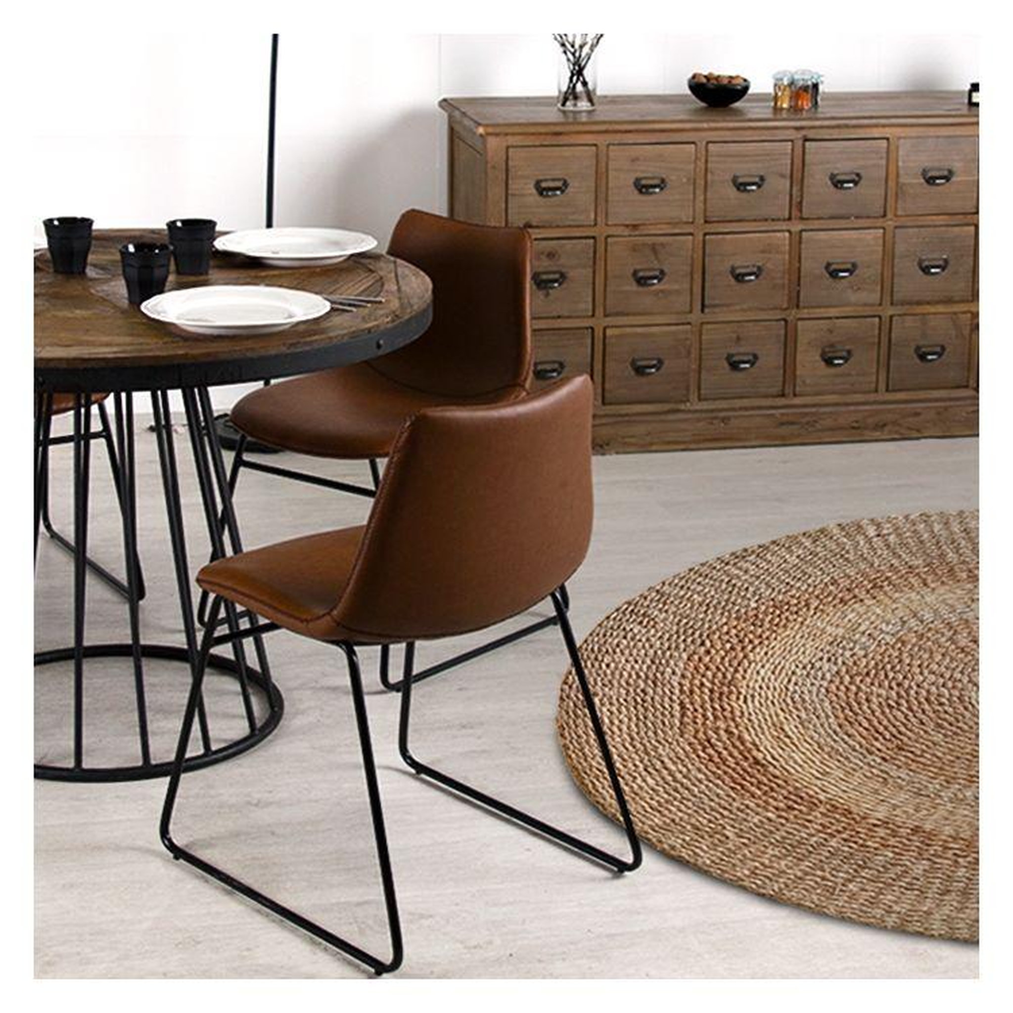 Voir la diapositive 5 : MAISON PAVANE Lot de 2 chaises en cuir synthétique marron-gaspard
