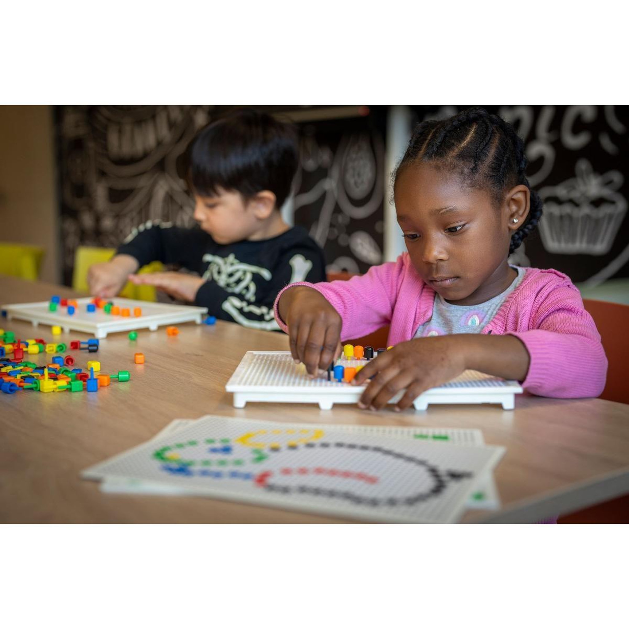 Voir la diapositive 2 : EDUCO Mini-mosaïque - picots — 10 mm