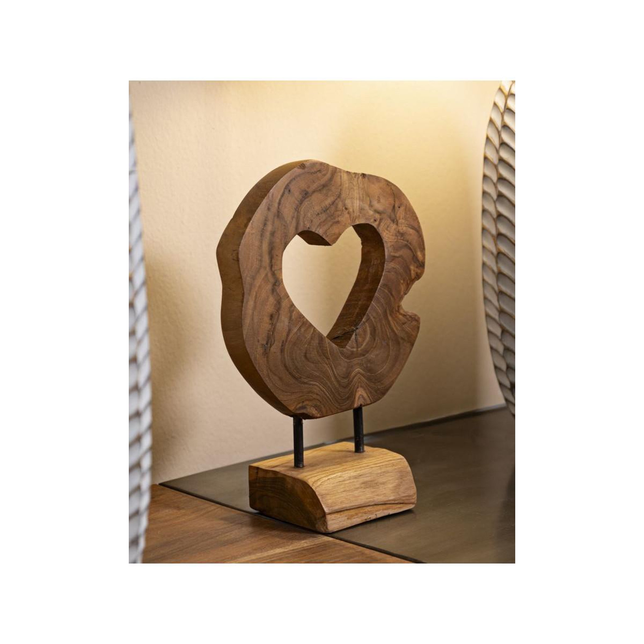 Voir la diapositive 6 : Paris Prix Objet déco cœur en teck  hasi  28cm naturel