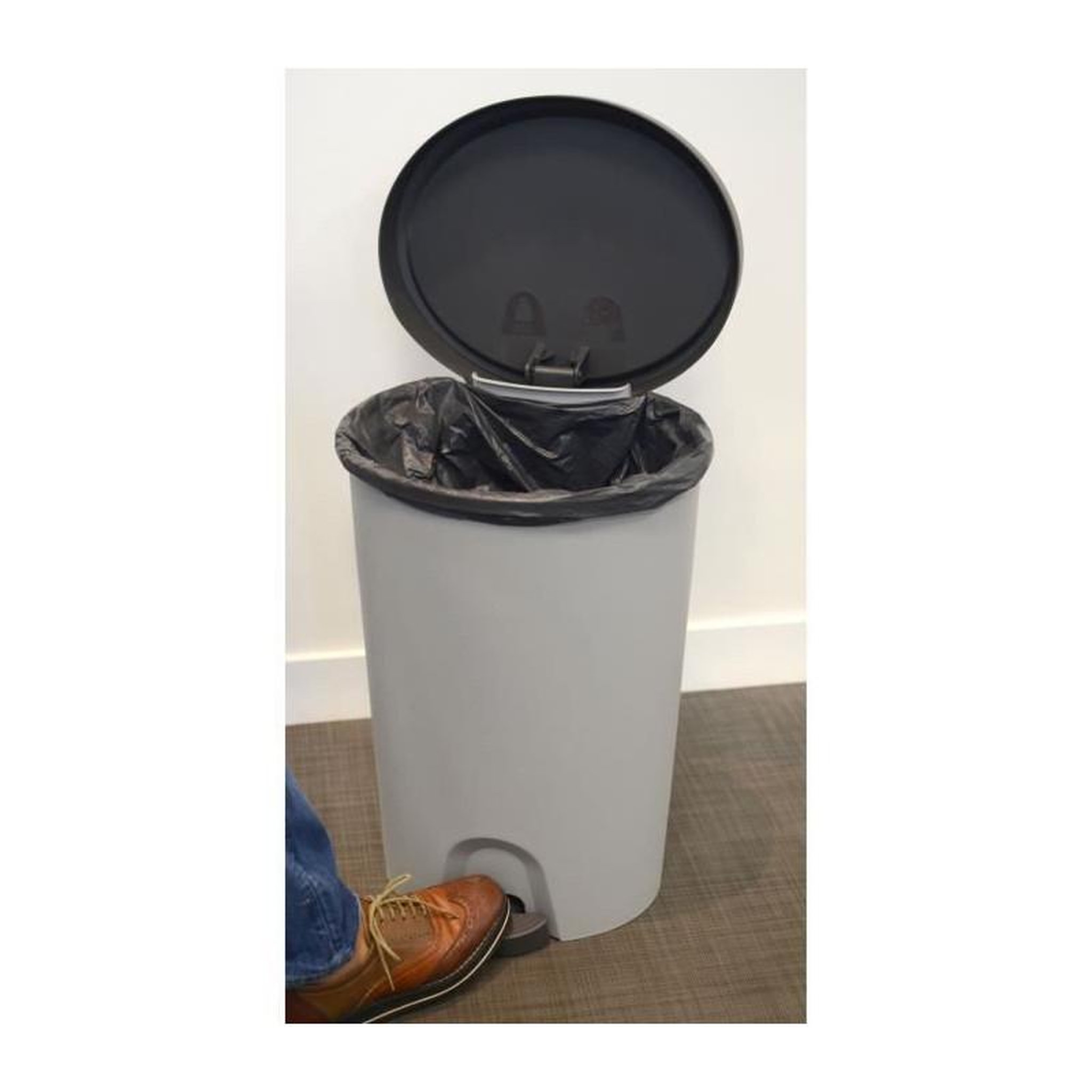 Voir la diapositive 2 : EDA PLASTIQUE Poubelle 27 L Stepy EDA - Apedale - Pour sac 30 L - 35,4 x 30,3 x 52,2 cm - Gris beton - En plastique