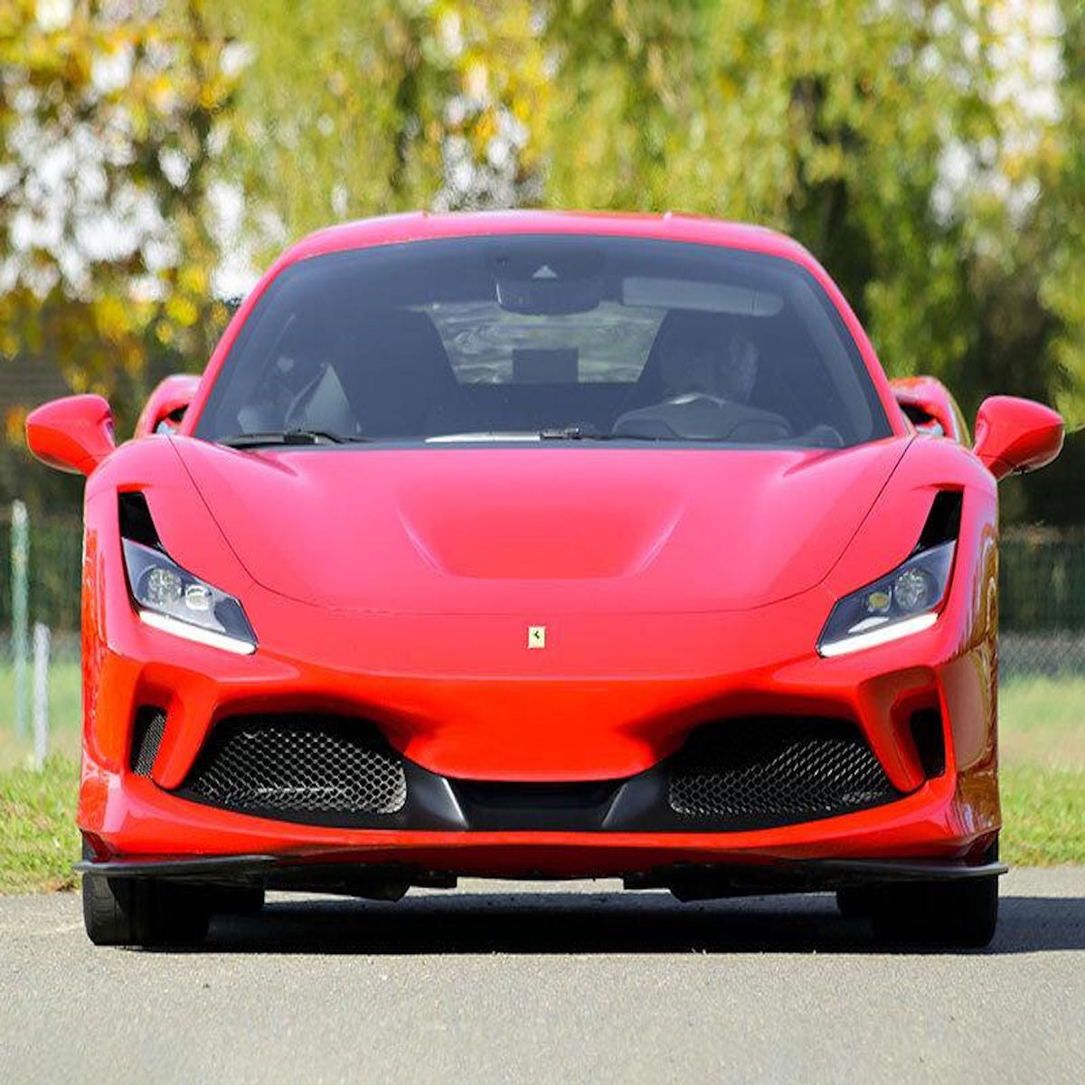 Smartbox Stage de pilotage : 3 tours sur le circuit de Montlhéry en Ferrari F8 Tributo - Coffret Cadeau Sport & Aventure