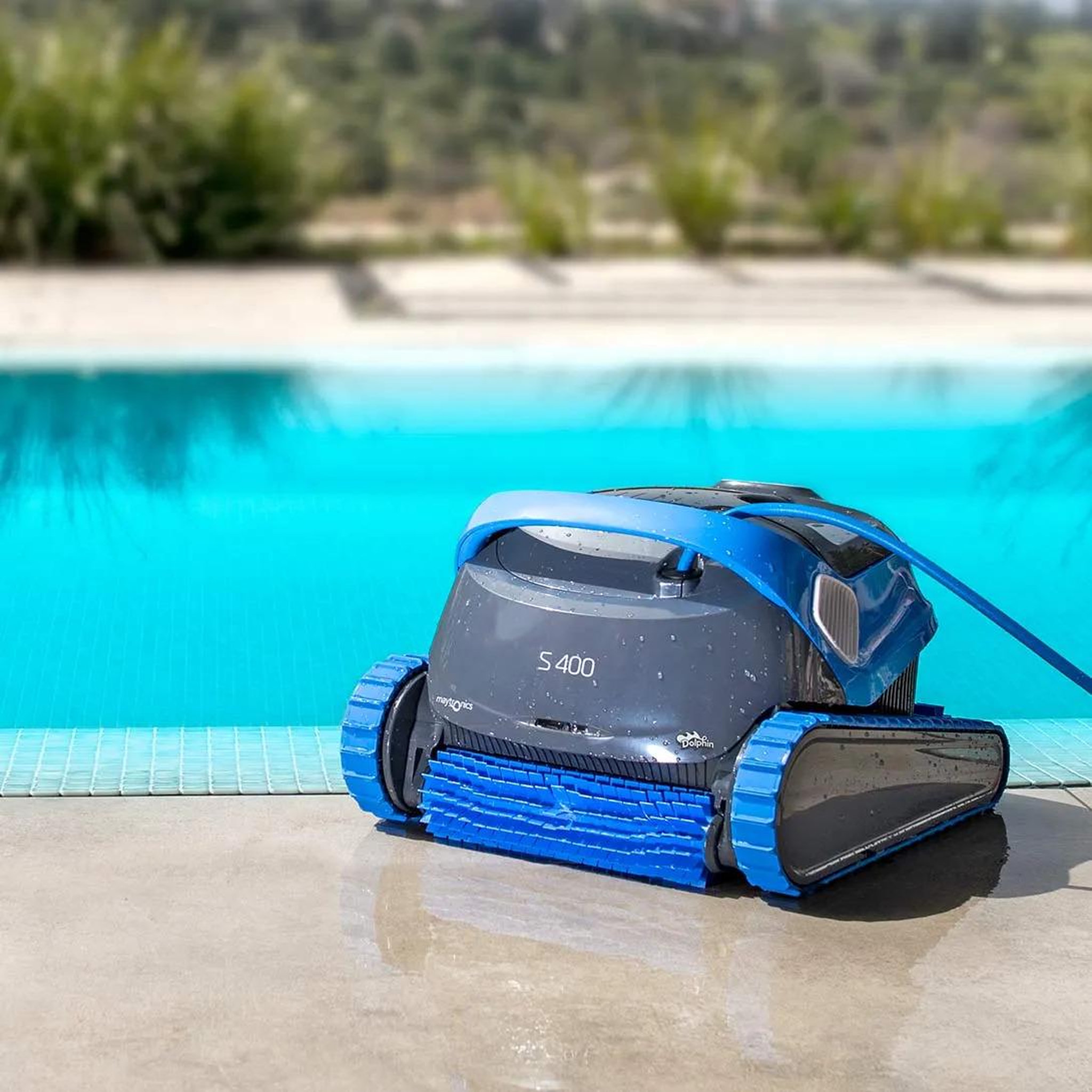 Voir la diapositive 2 : Dolphin Robot electrique de piscine fond, parois et ligne d'eau avec chariot - s400