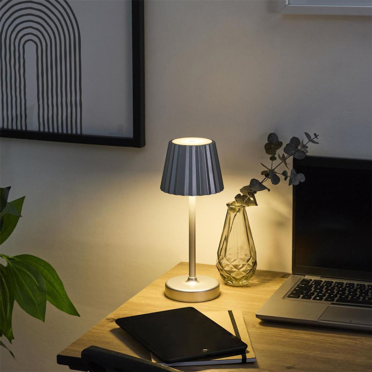 Paris Prix Lampe à Poser Tactile à LED  Alana  26cm Argent