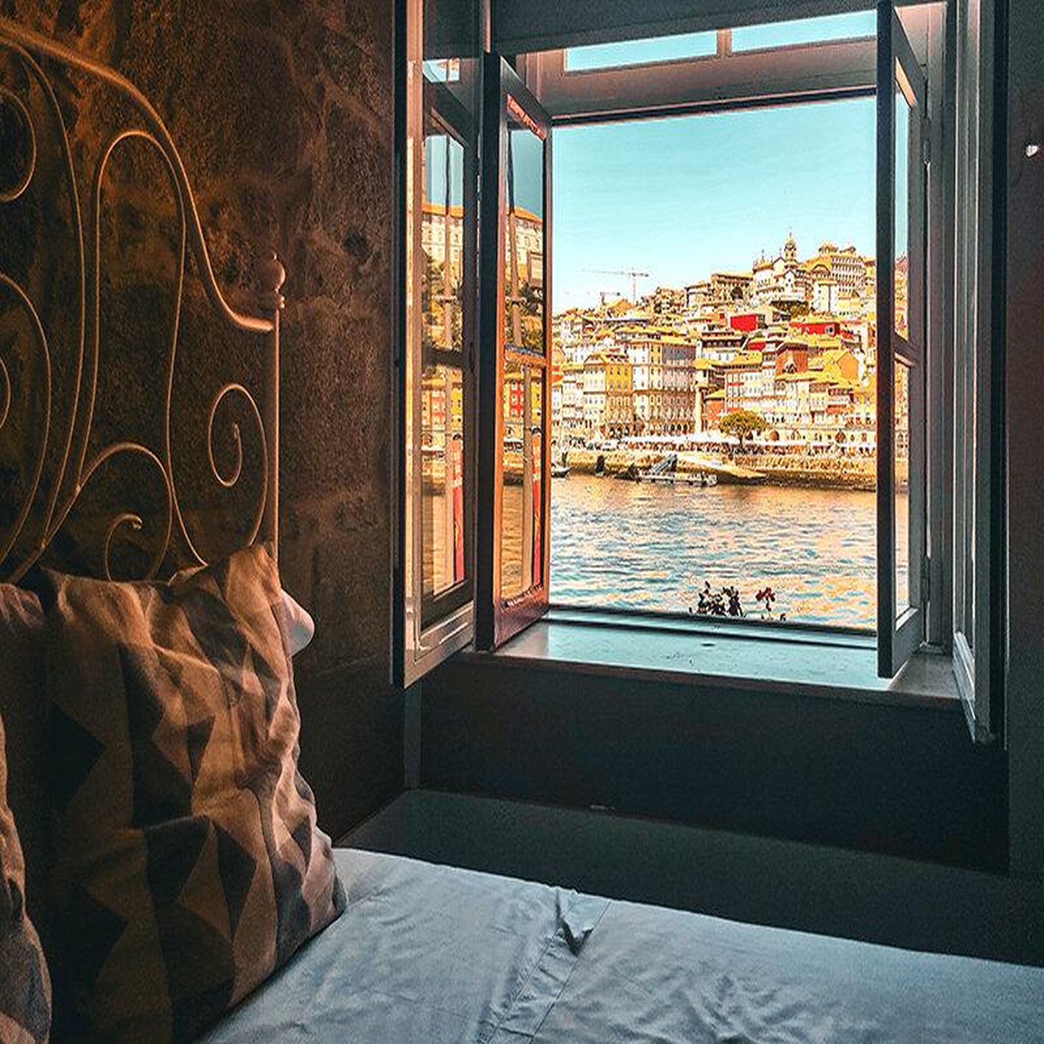Voir la diapositive 2 : Smartbox 3 jours à porto avec visite guidée de la ville - coffret cadeau séjour