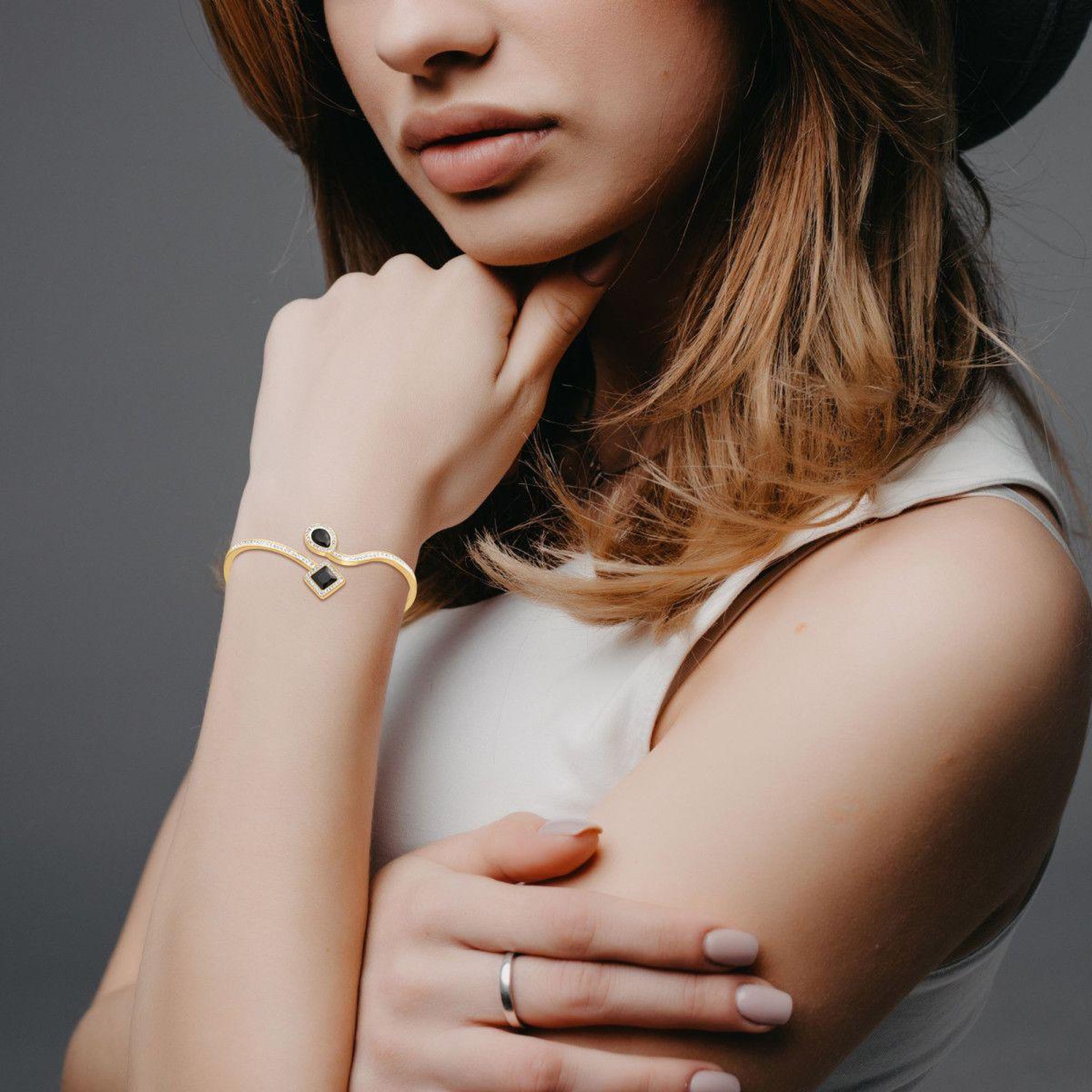Voir la diapositive 2 : SC BOHEME Bracelet par SC Bohème orné de Cristaux scintillants
