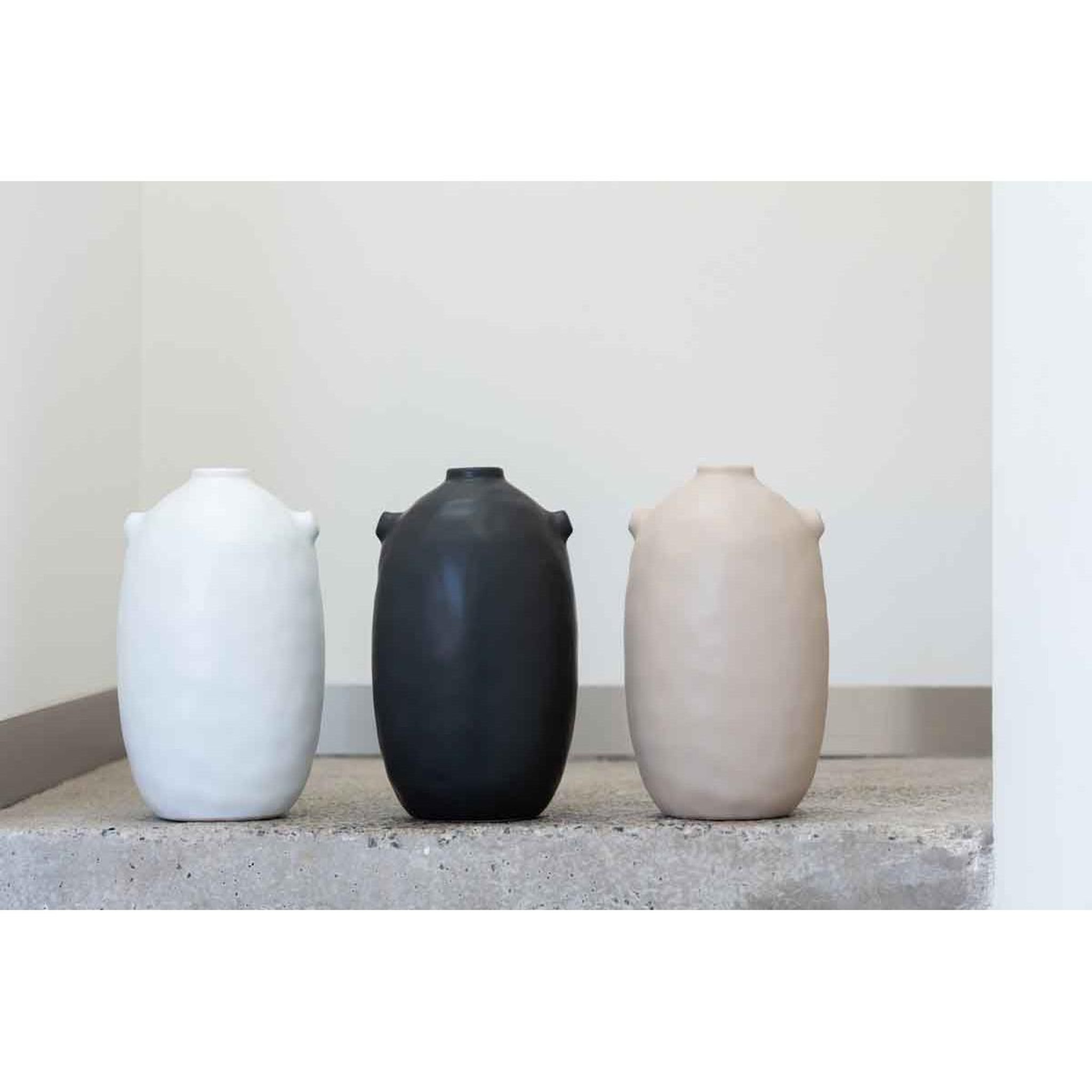 Voir la diapositive 2 : J-LINE Vase design céramique  renaissance  27cm noir