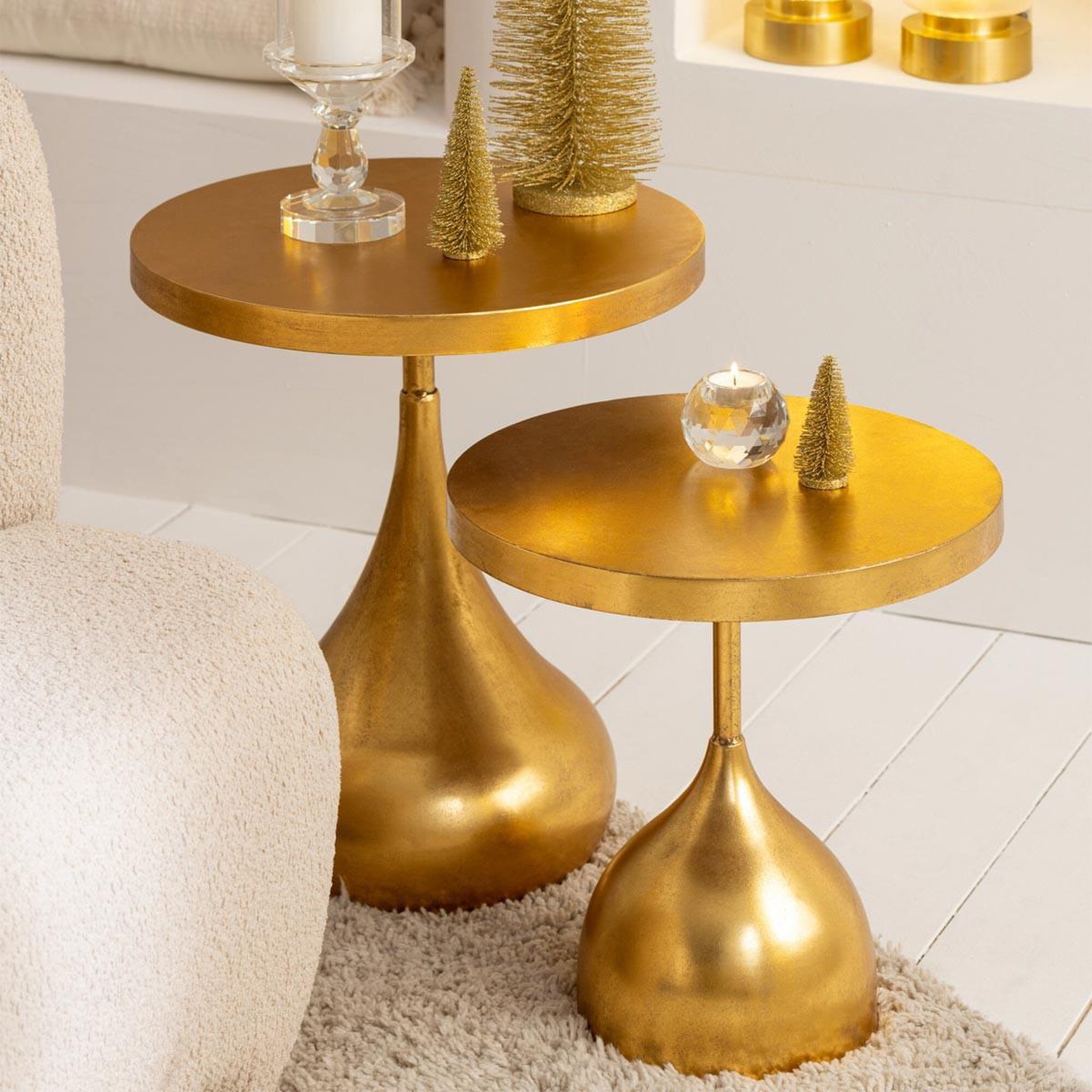 Voir la diapositive 5 : J-LINE Lot de 2 tables d'appoint en métal  goutte  50cm or