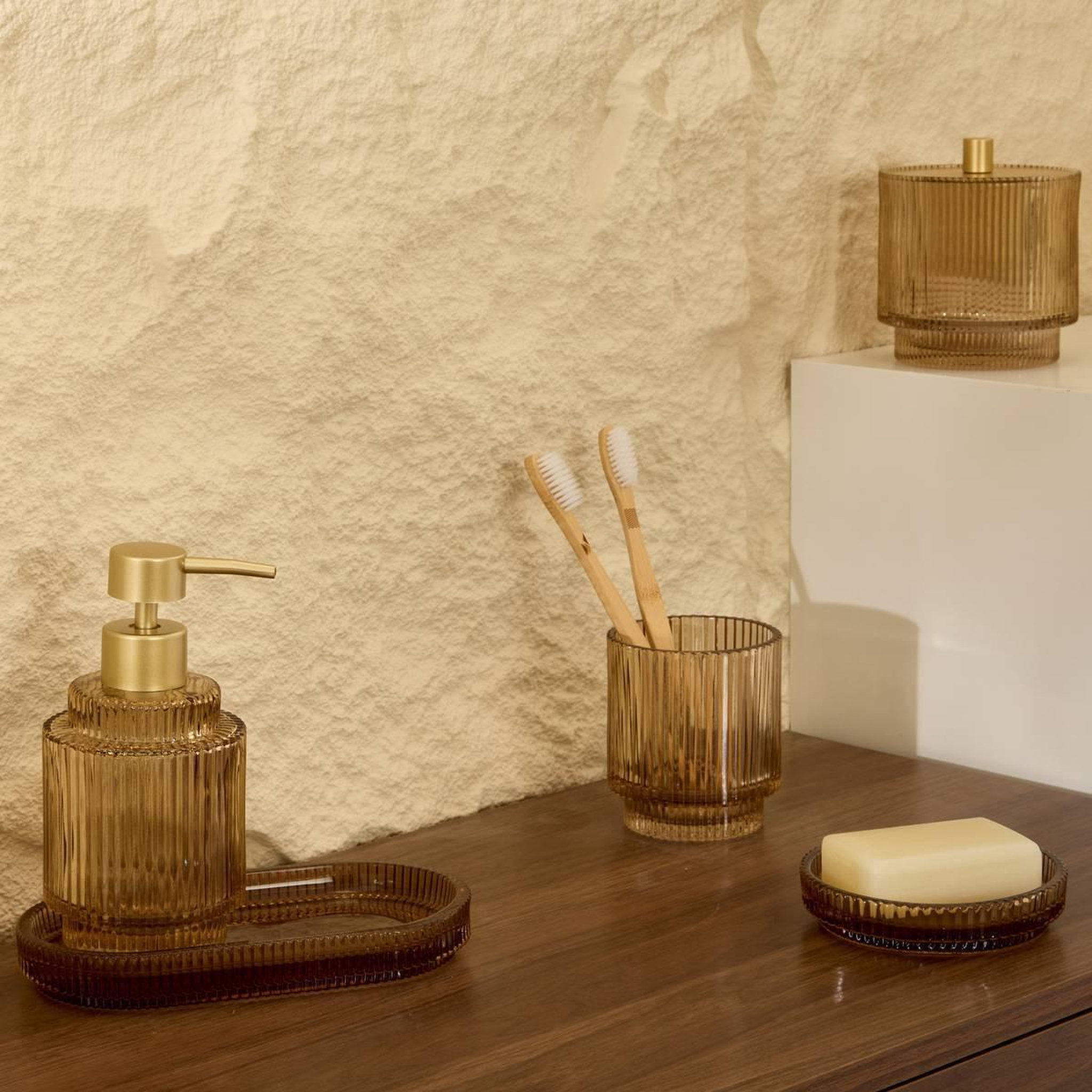Voir la diapositive 2 : FIVE Plateau de Salle de Bain en Verre  Solis  18cm Ambre