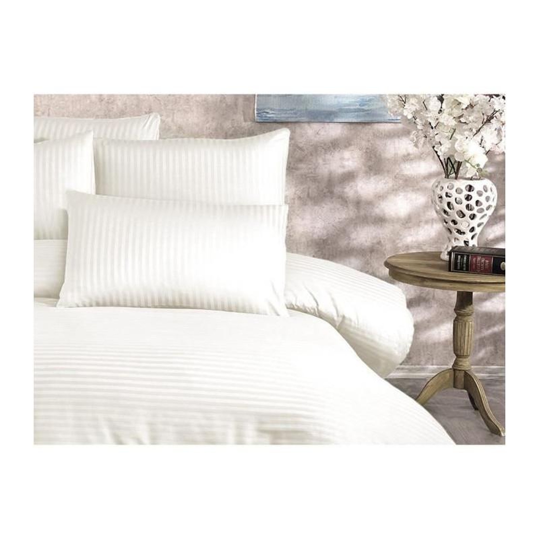 Voir la diapositive 4 : GENERIQUE Parure de lit - 1 housse de couette 220 x 240 cm + 2 taies d'oreiller 60 x 60 cm - 70% polyester, 30% coton - Creme